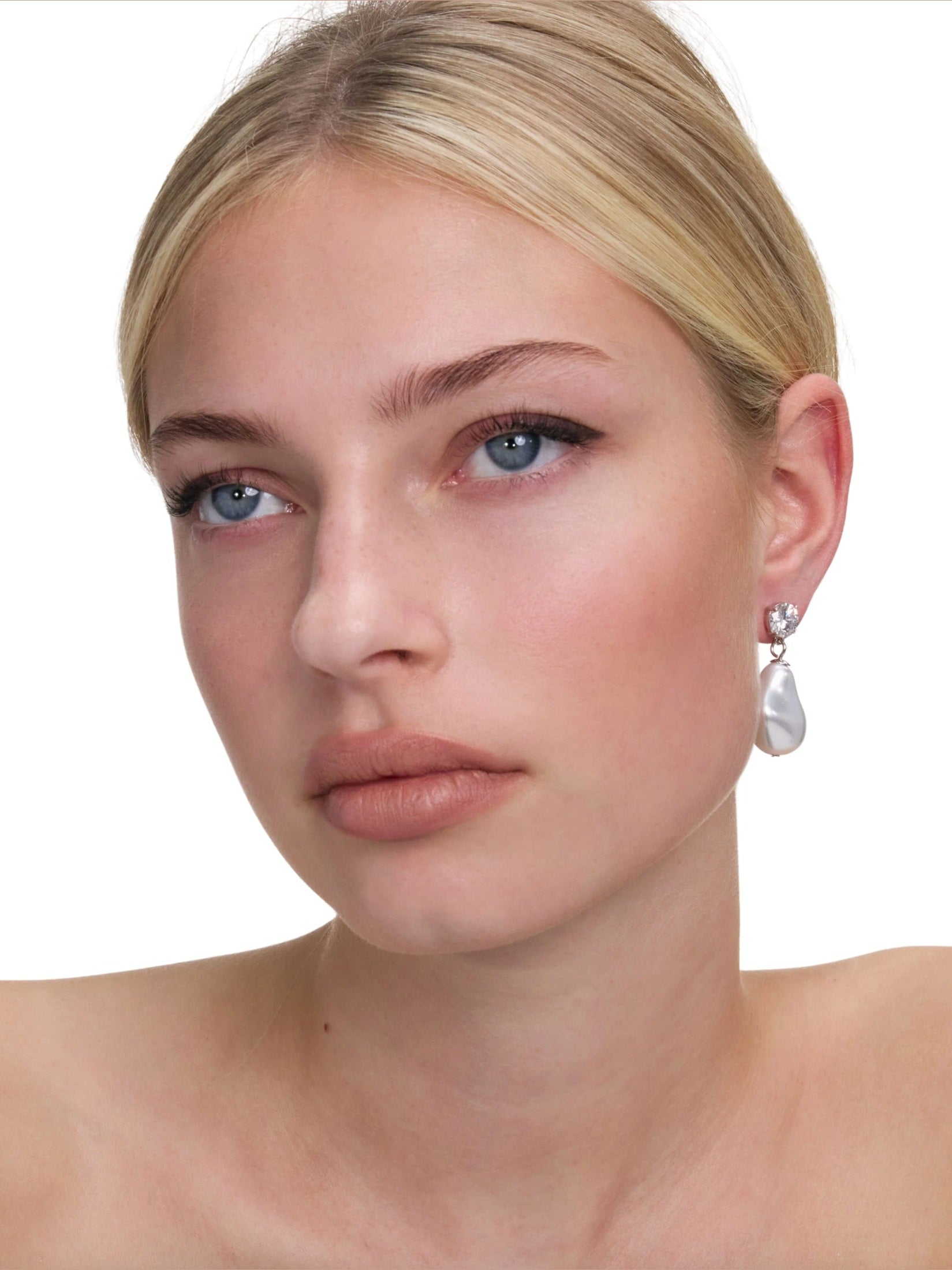 Mottled pearl earrings