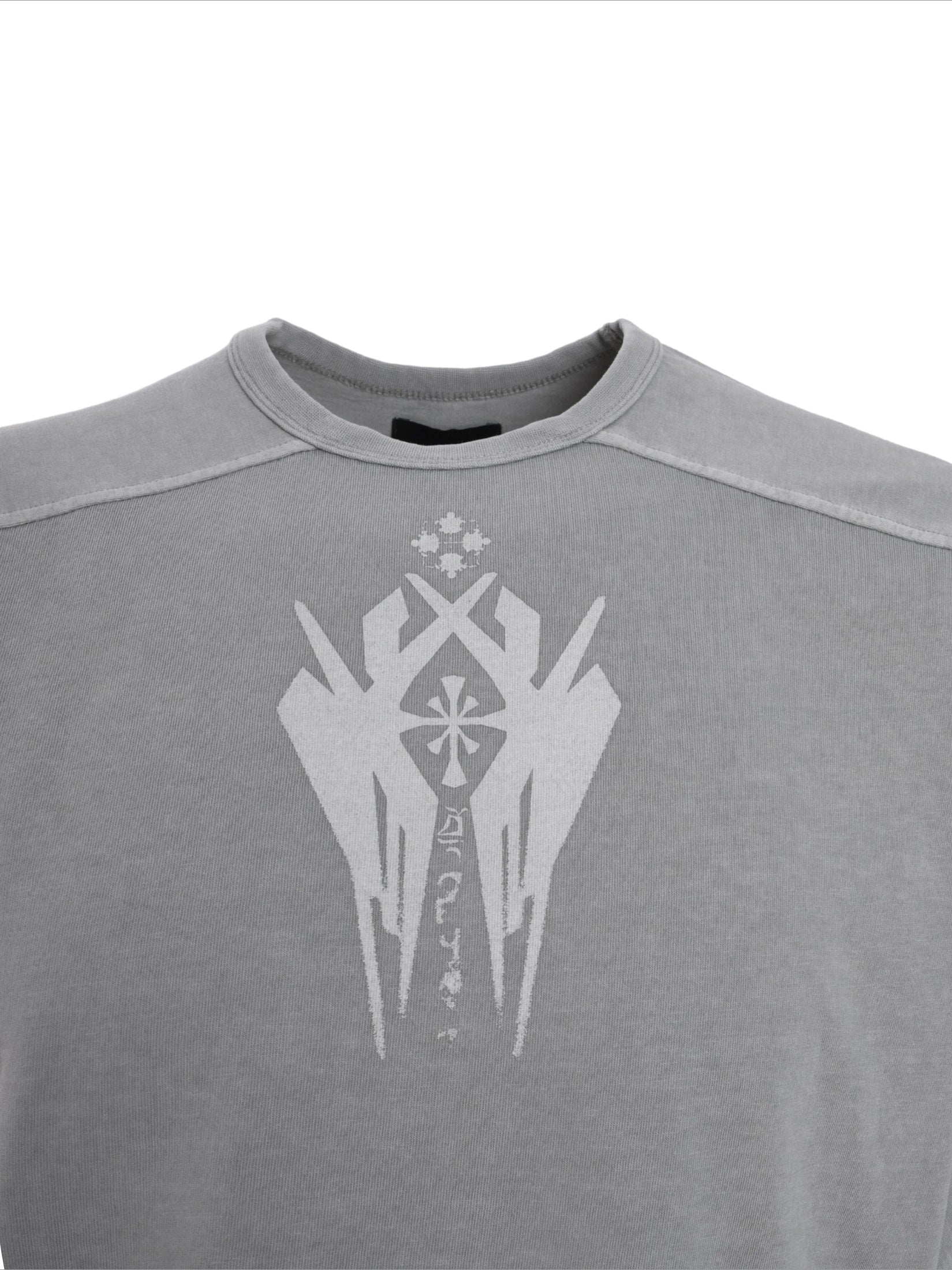 Cross symbol washed raglan t-shirt
