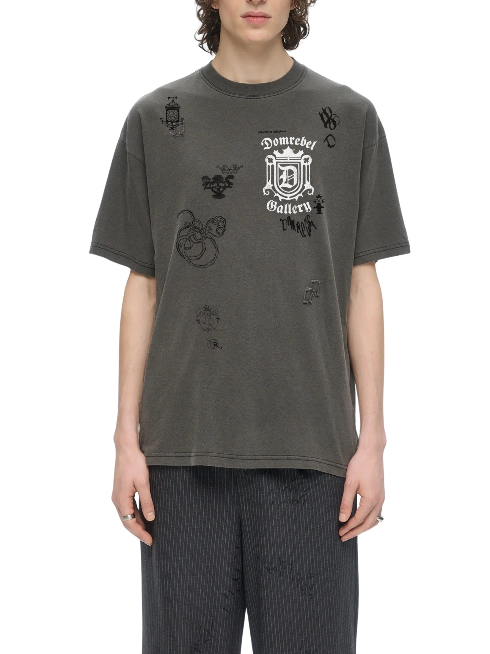 Lion crest t-shirt faded black