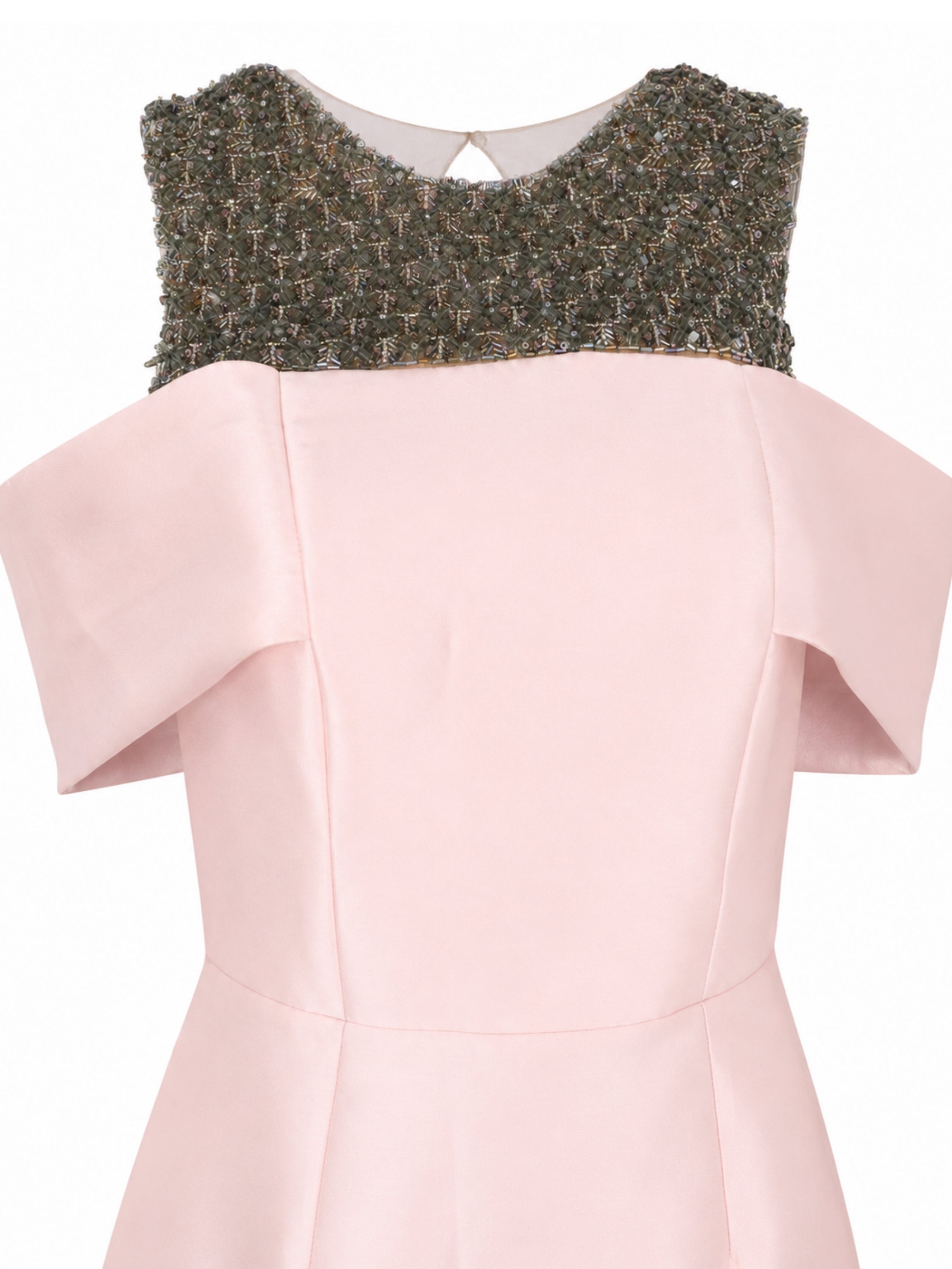 Hand embroiderd with off shoulder sleeves rap fish cut