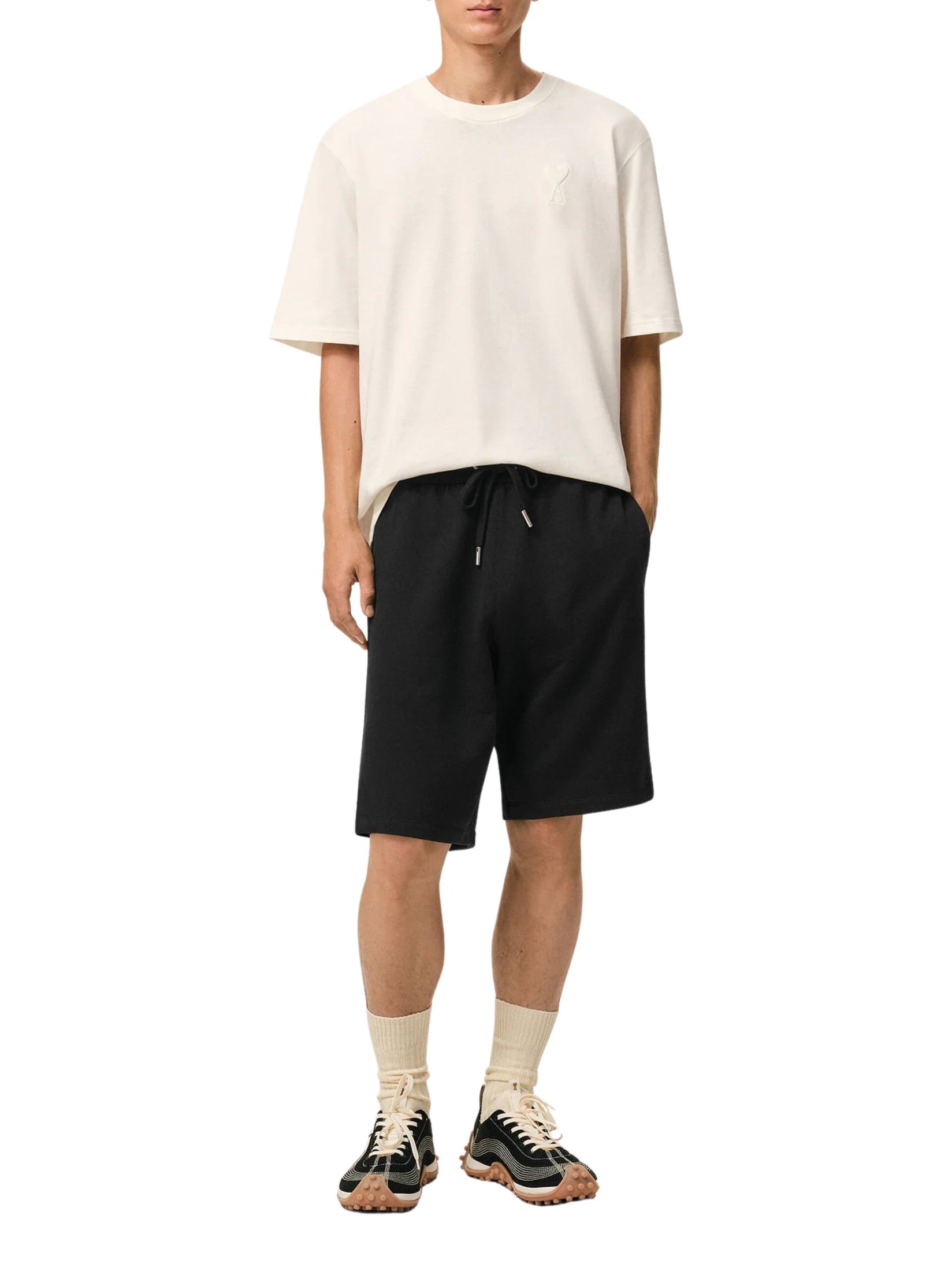 Short with contrasted ami de coeur
