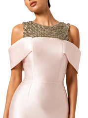Hand embroiderd with off shoulder sleeves rap fish cut