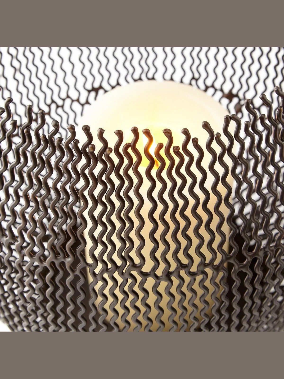Lgecliptic candleholder