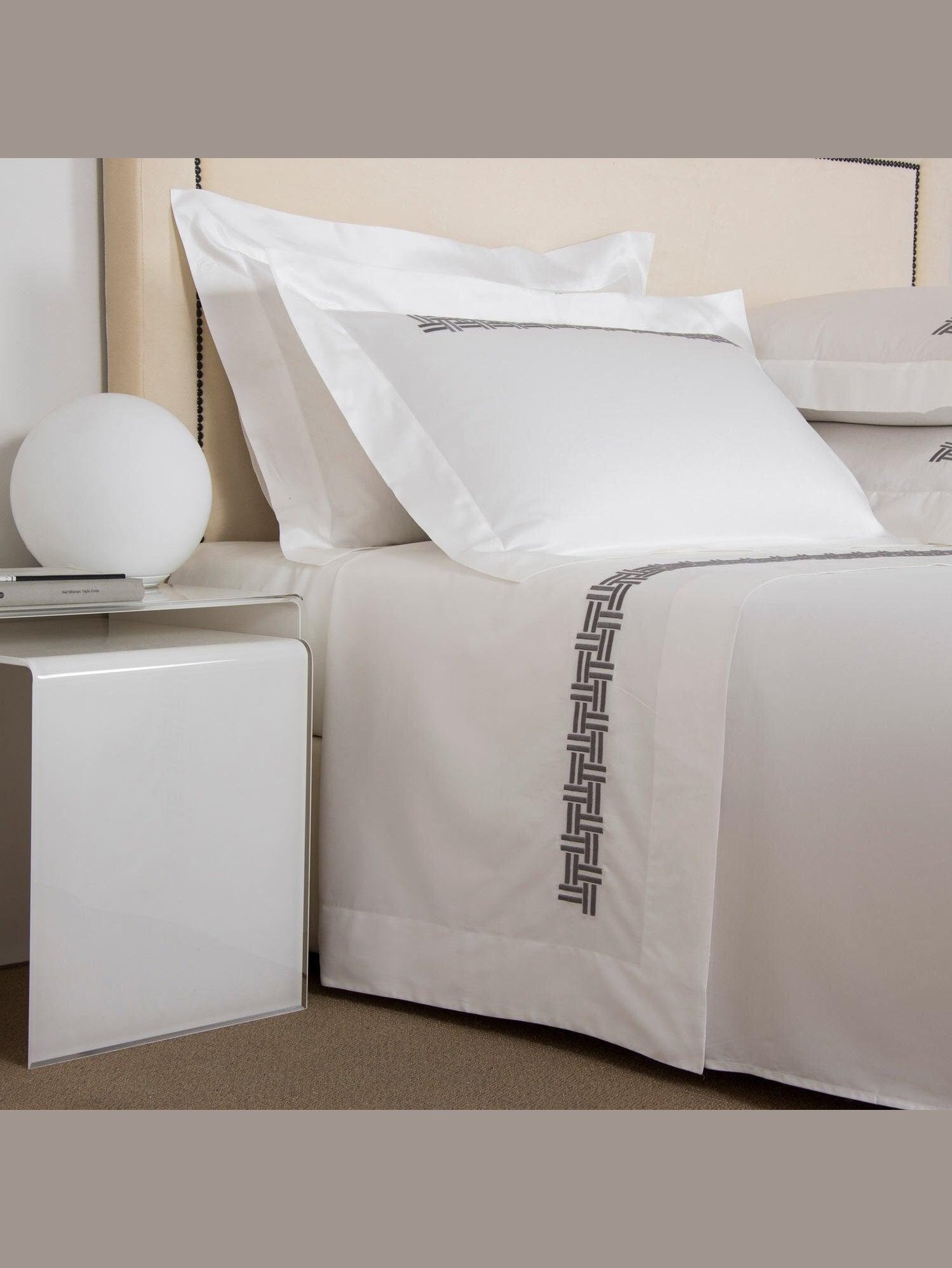 Basket weave embroidery flat bedset
