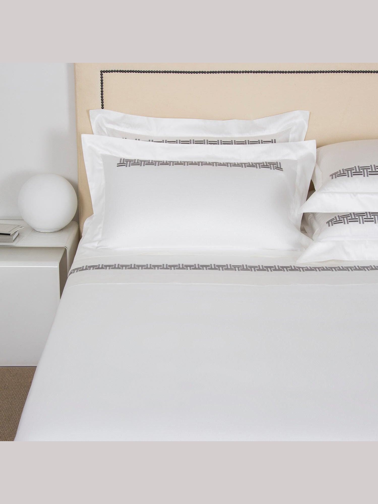 Basket weave embroidery flat bedset