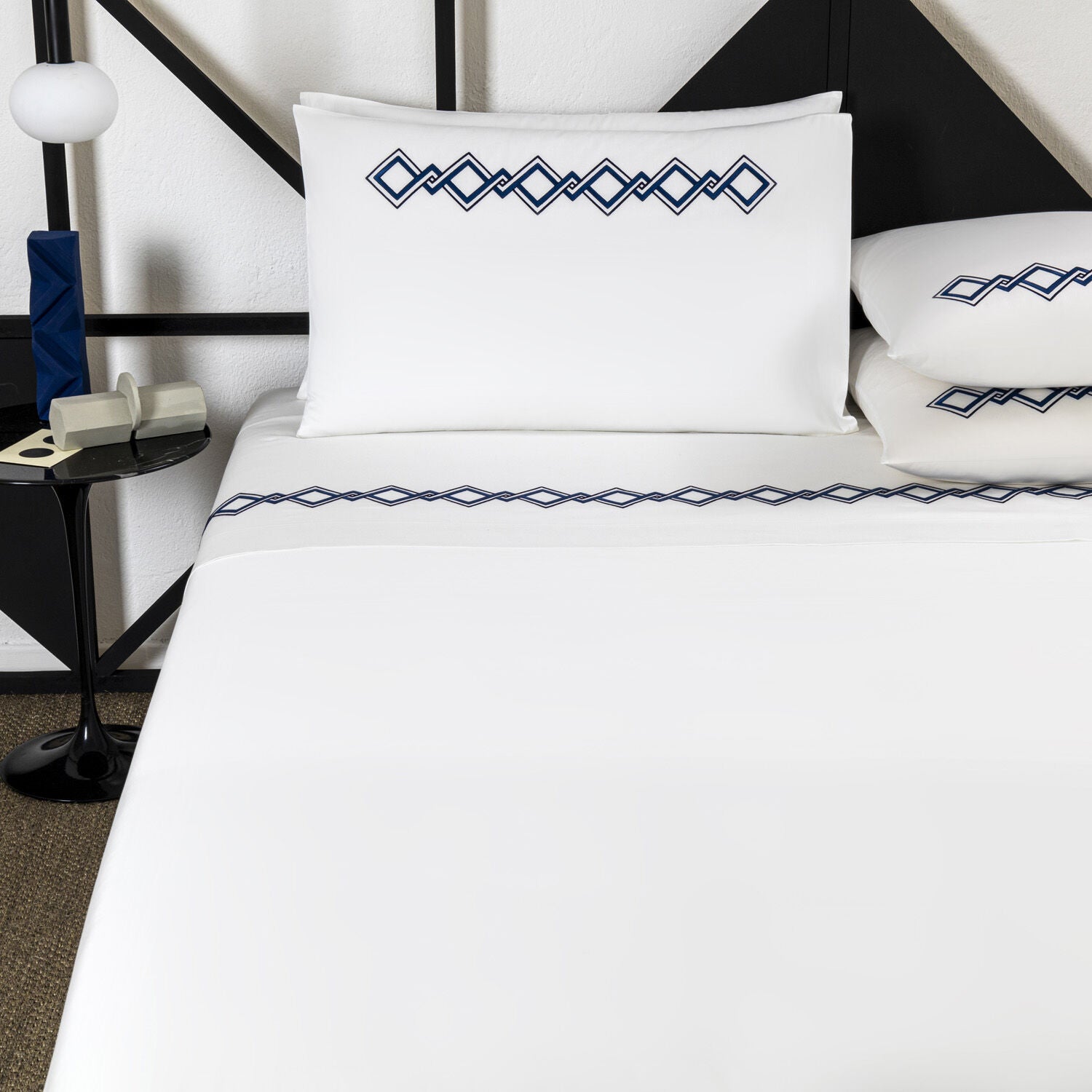 TWIST EMBROIDERY DUVET COVER