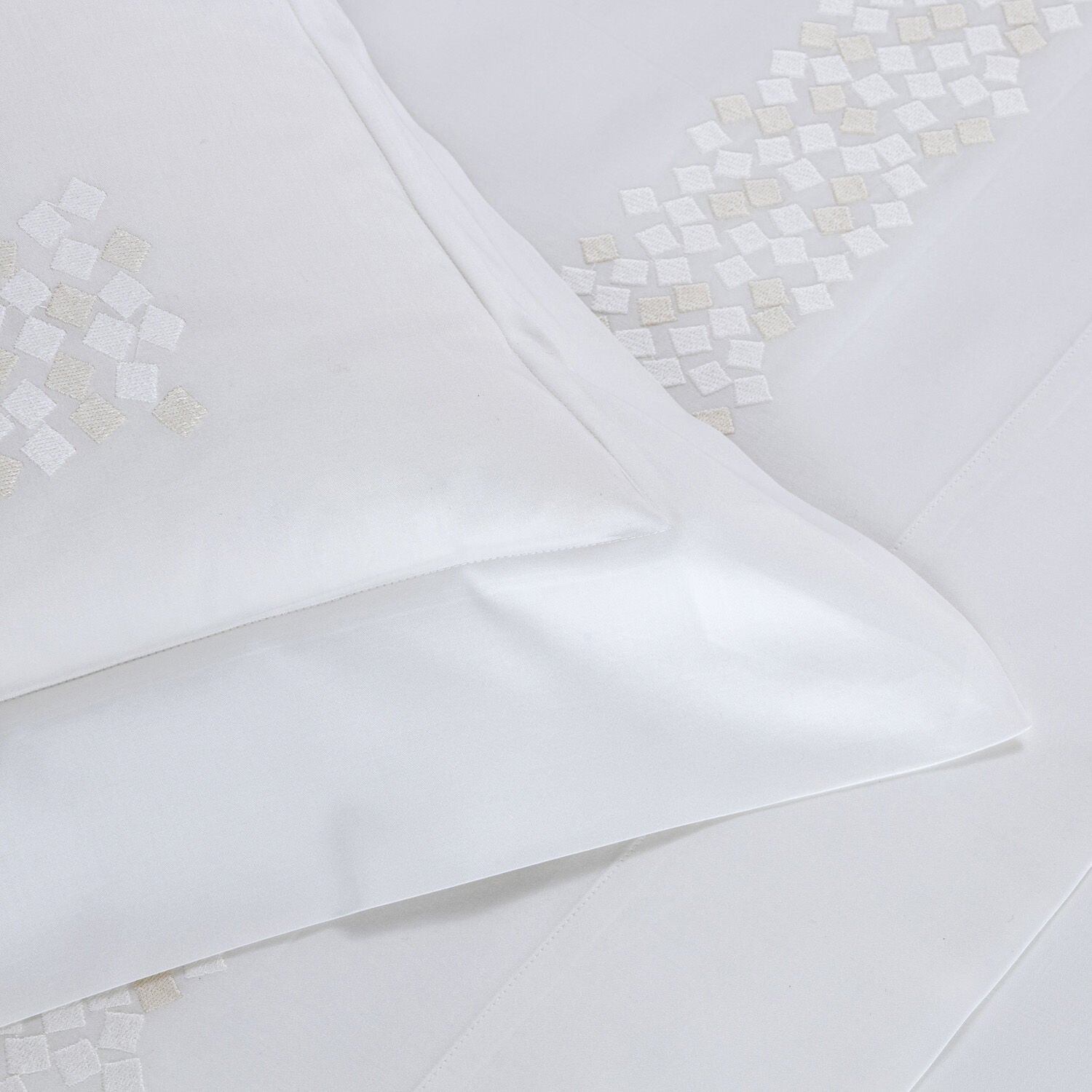 GLIMMER EMBROIDERY DUVET COVER