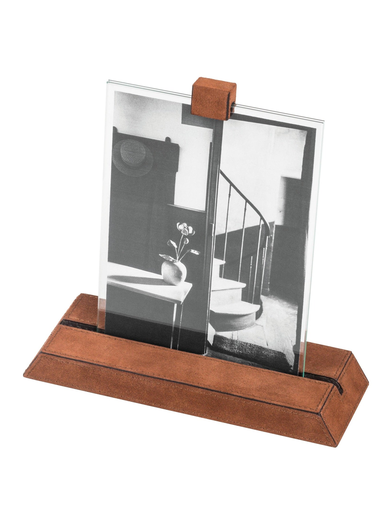 Io picture frame