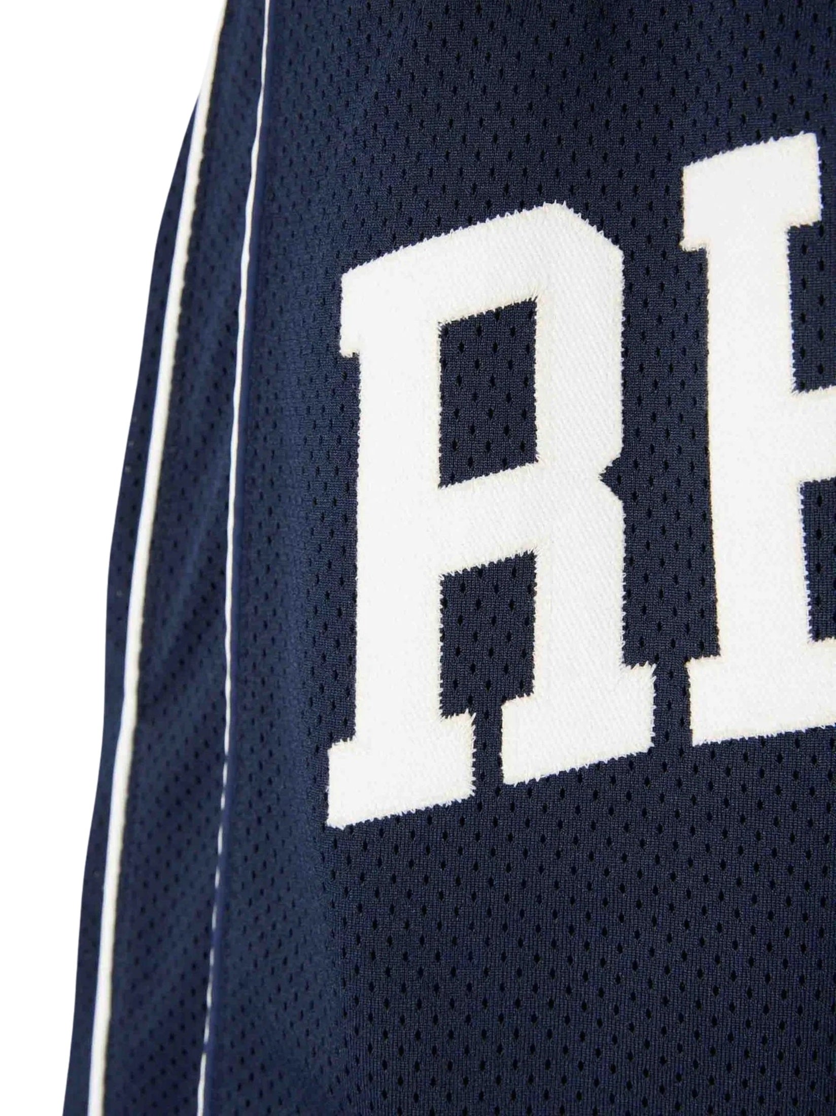 Baggy collegiate logo short