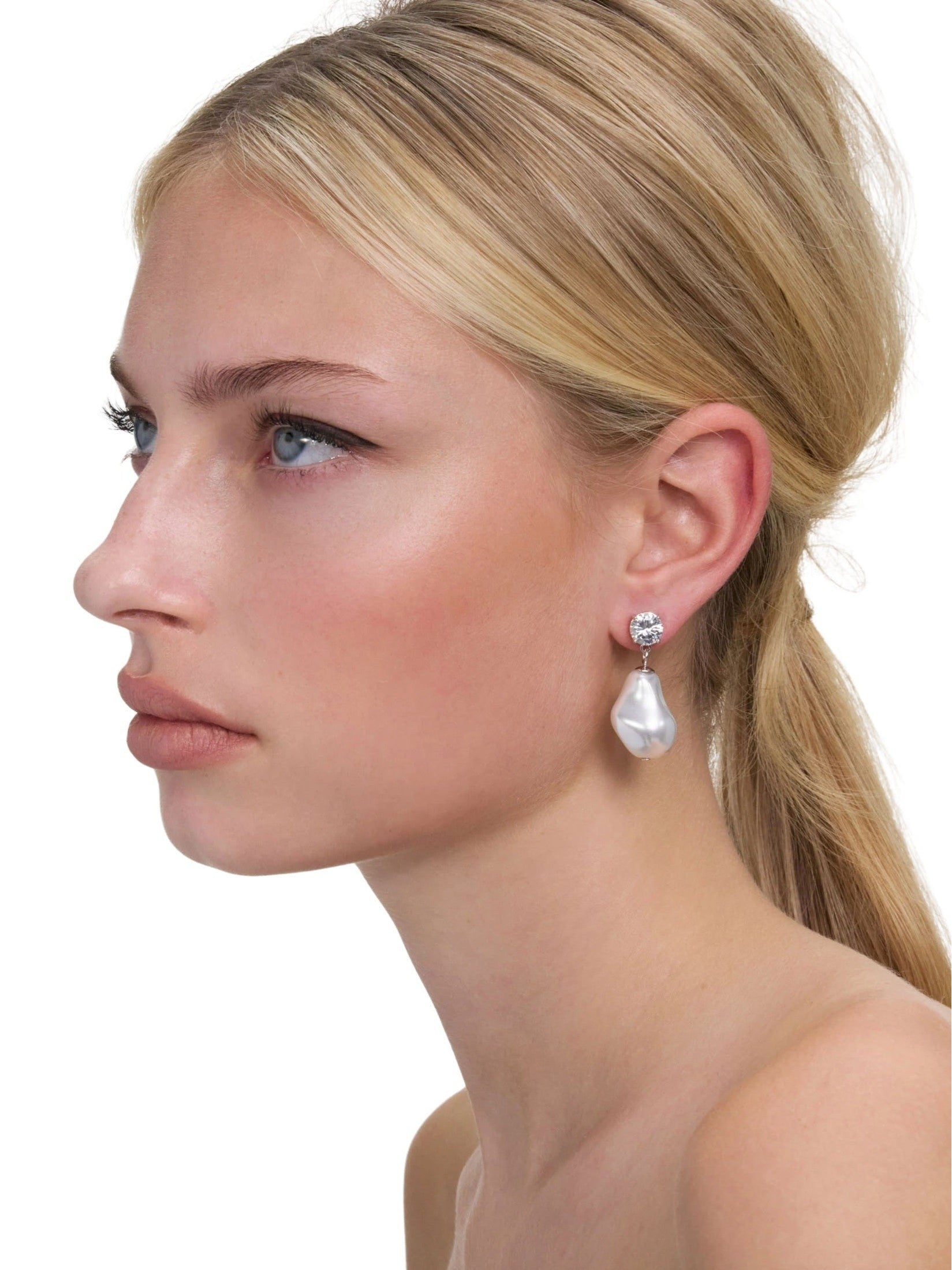 Mottled pearl earrings