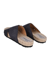 Crossed bands sandals