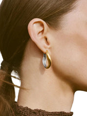 SAVI SIGNATURE LARGE HOOP EARRINGSS