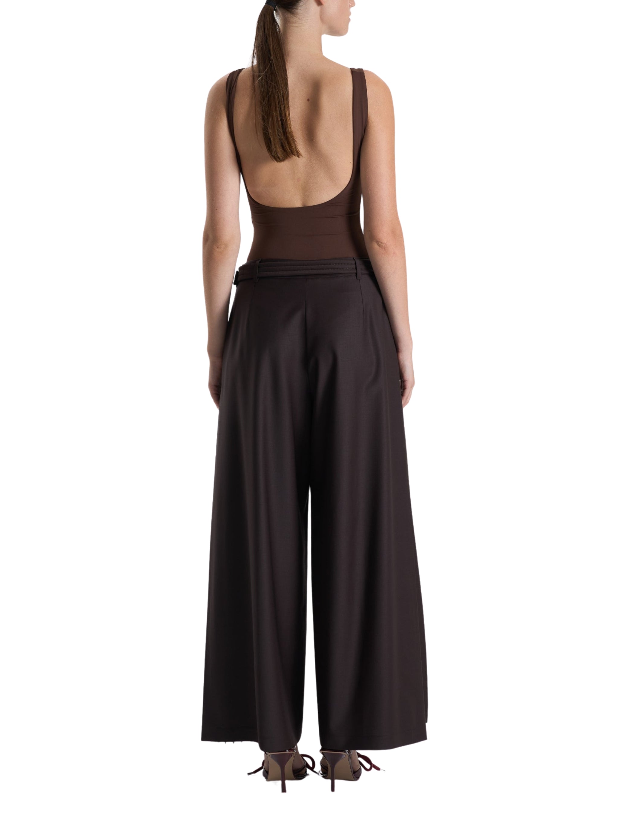 BROWN PLEATED DETAILED TROUSERS