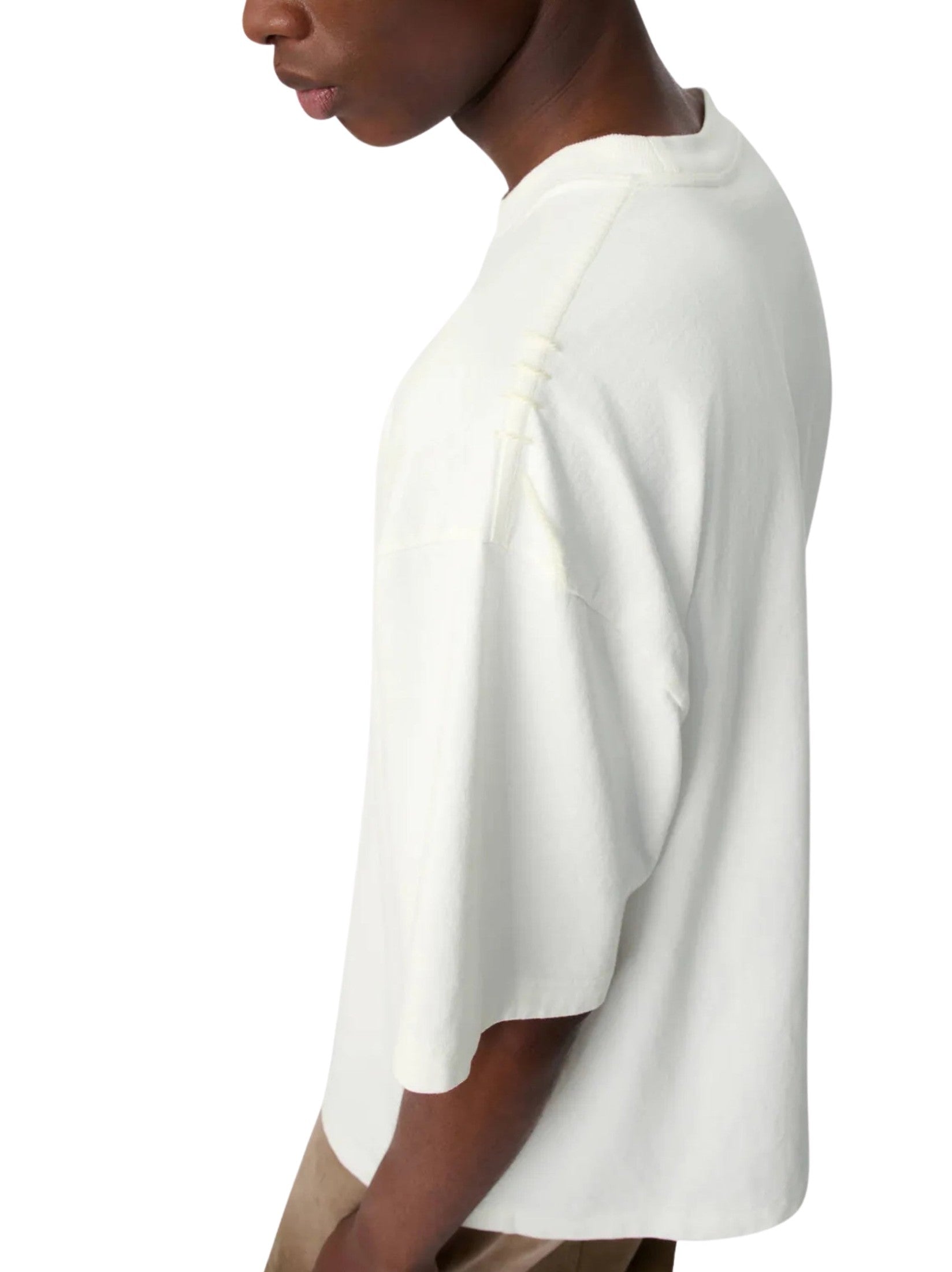 Threaded t-shirt