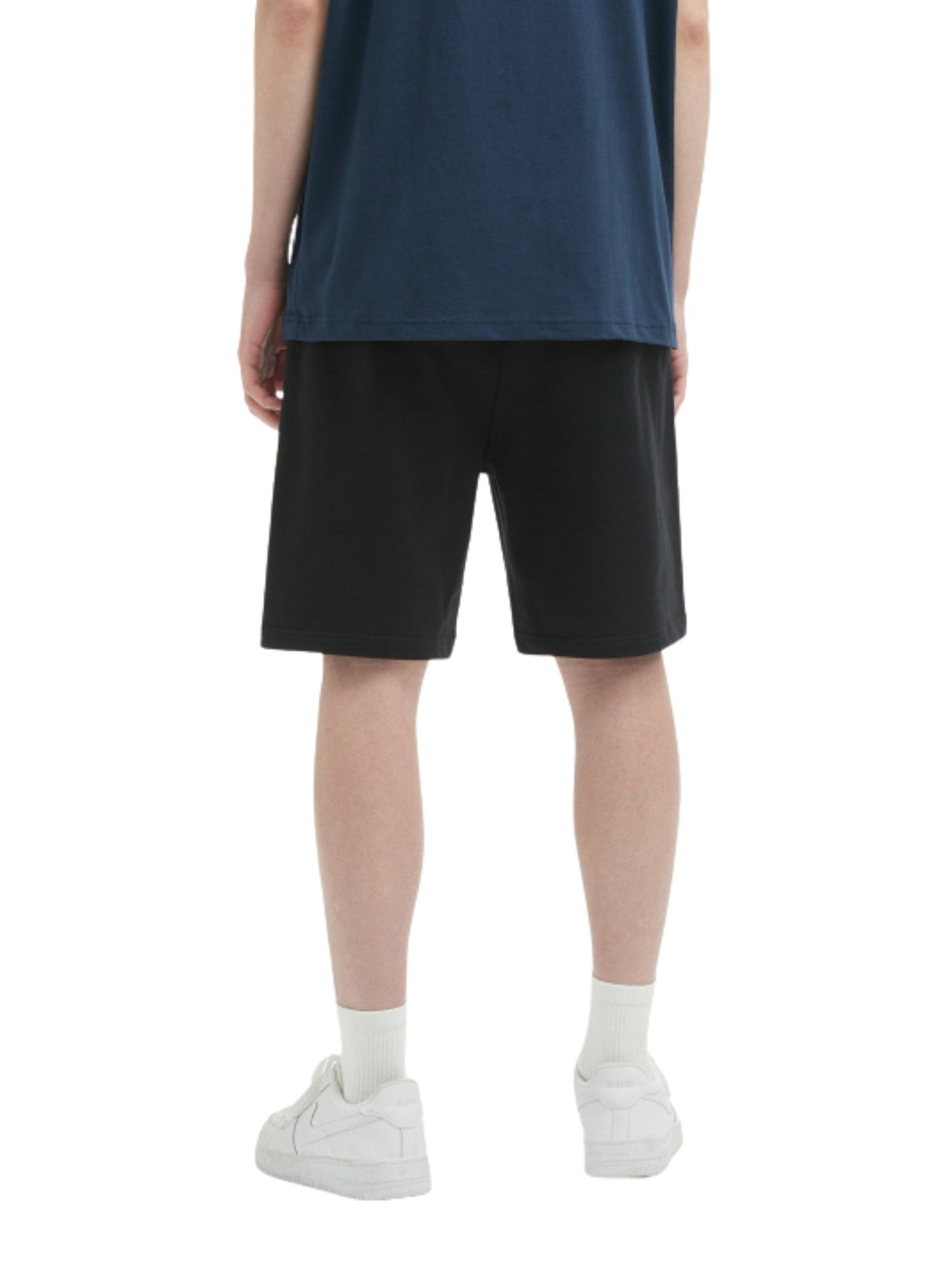 Short pants