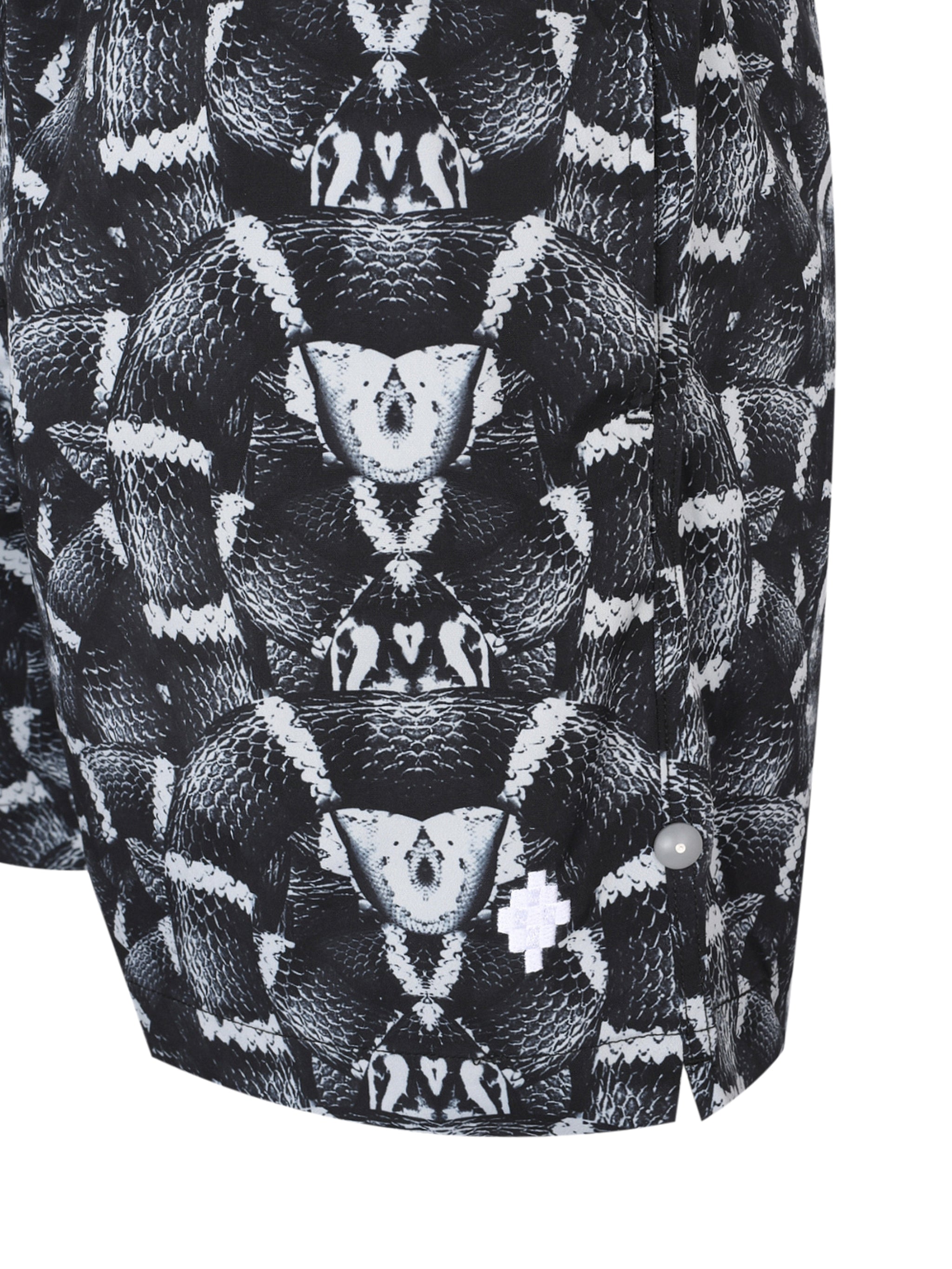 Snakes shorts 16