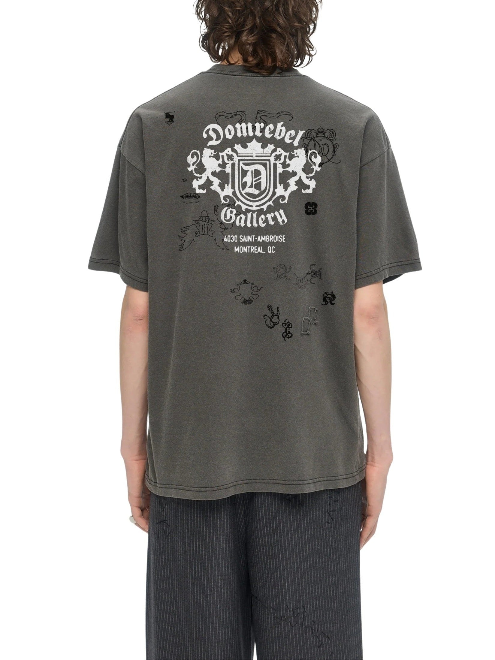 Lion crest t-shirt faded black