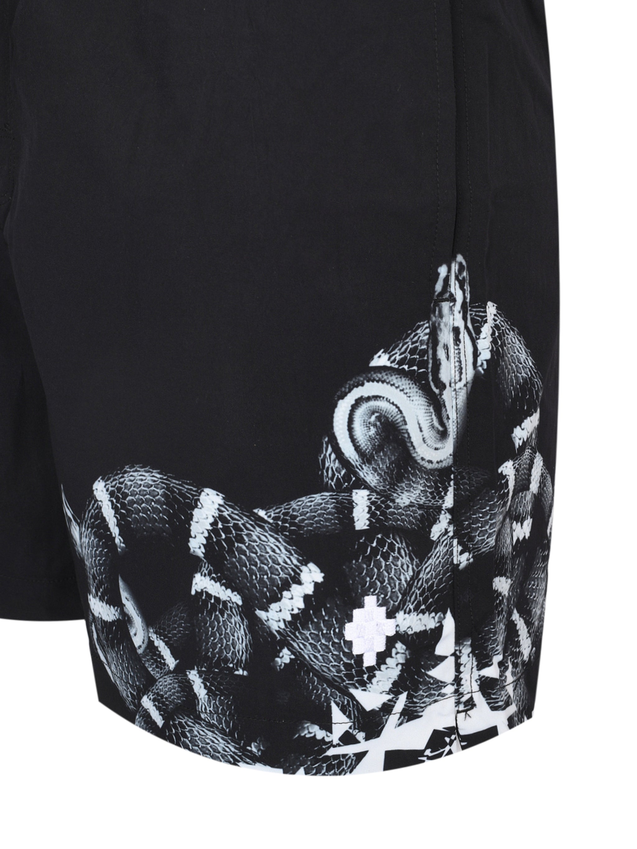 Snakes shorts 16