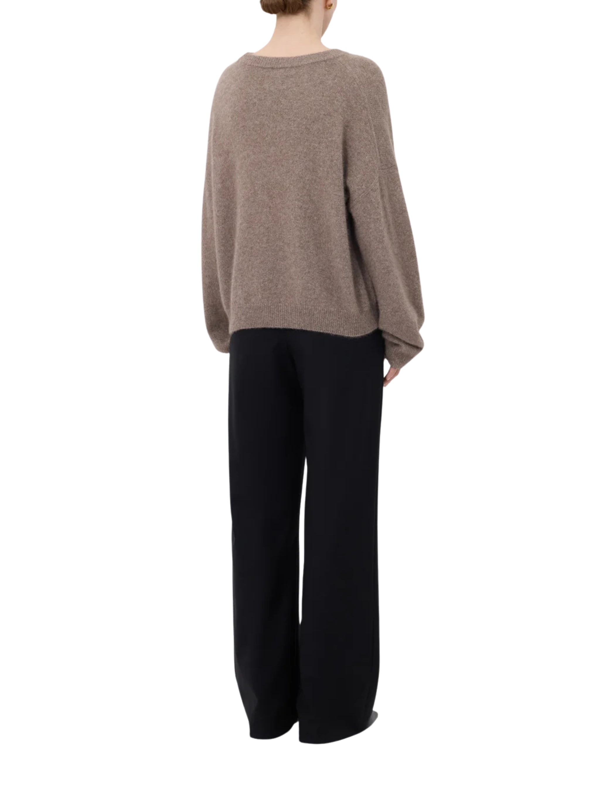 TRISTAN LOOSE FIT SWEATER