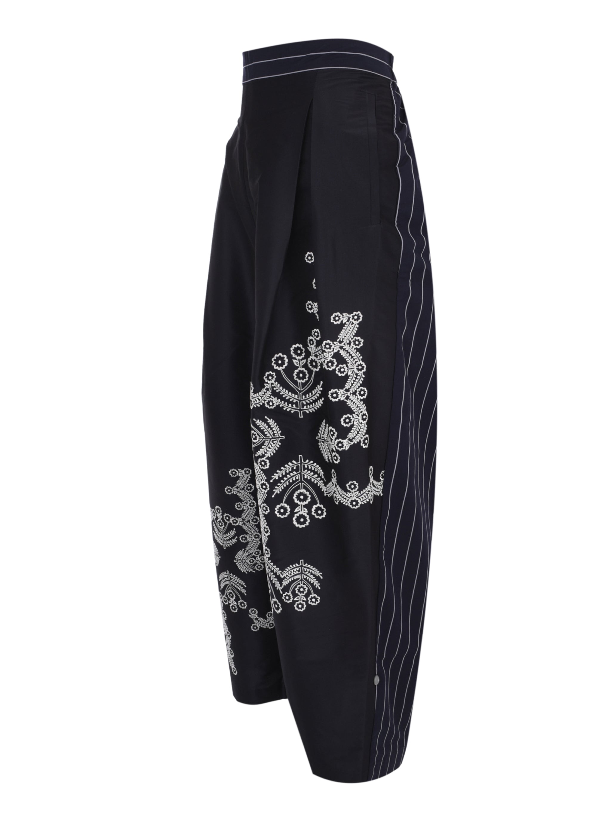 Striped-pattern trousers