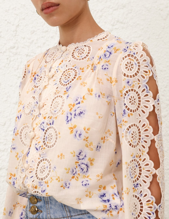 LUCKY EMBROIDERED BLOUSE