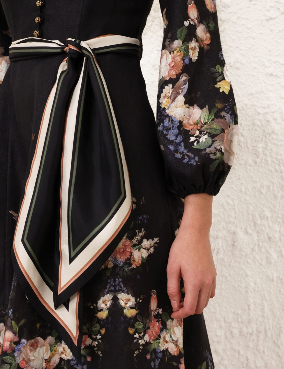5.9143df261.blbq.black-bouquet_1.jpg
