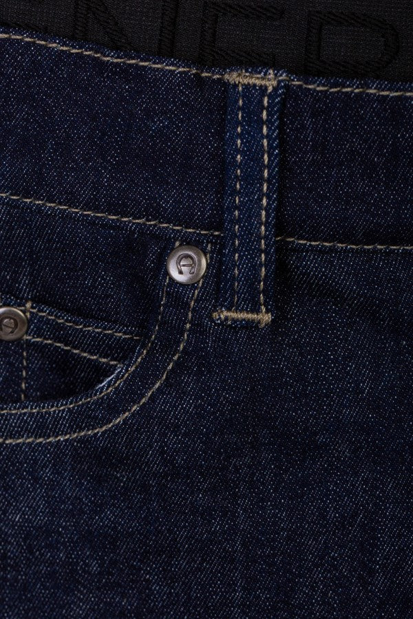 BERMUDAS STRETCH DENIM WOVEN BADGE