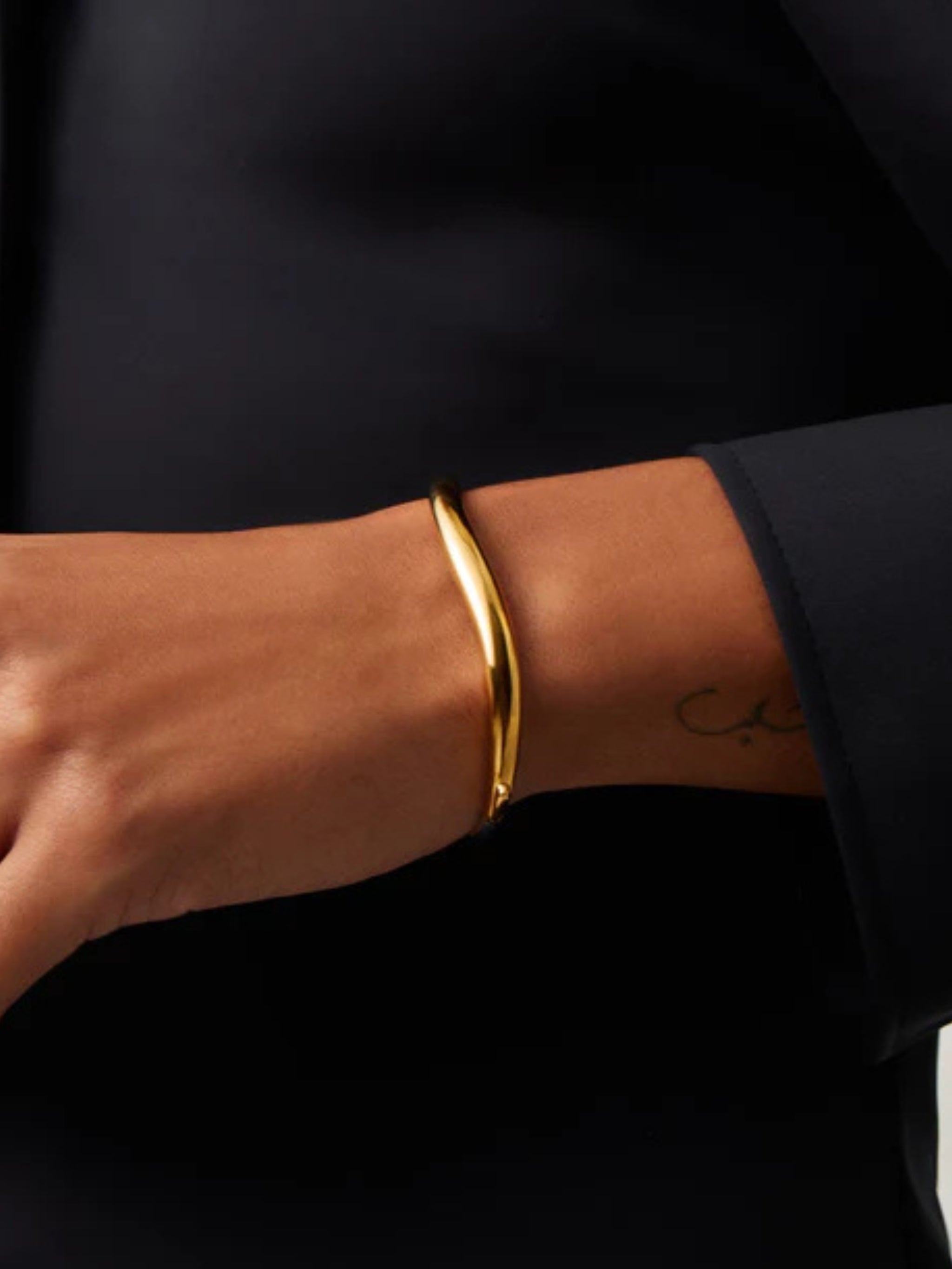 SAVI SIGNATURE HINGED BANGLE