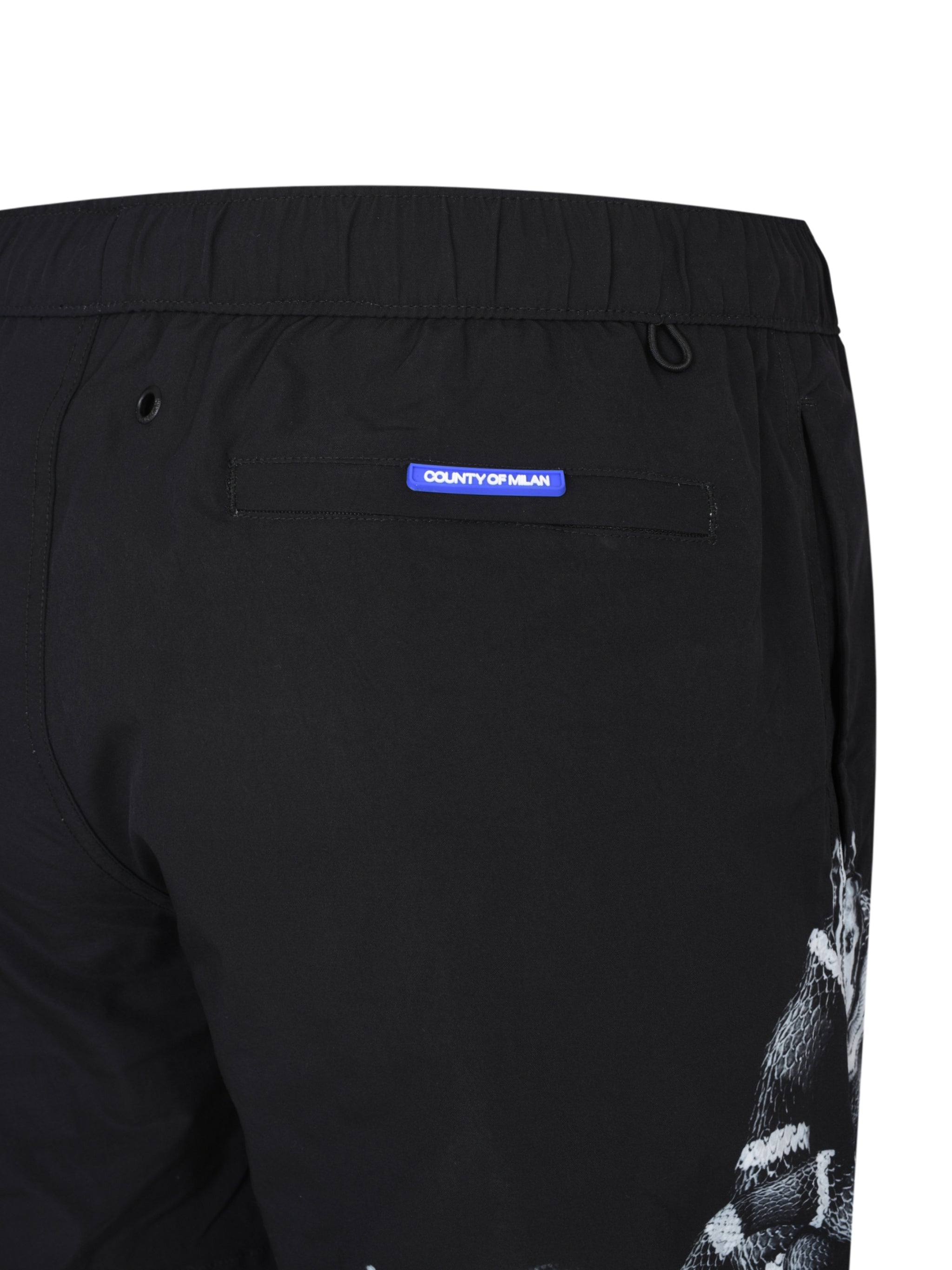 Snakes shorts 16