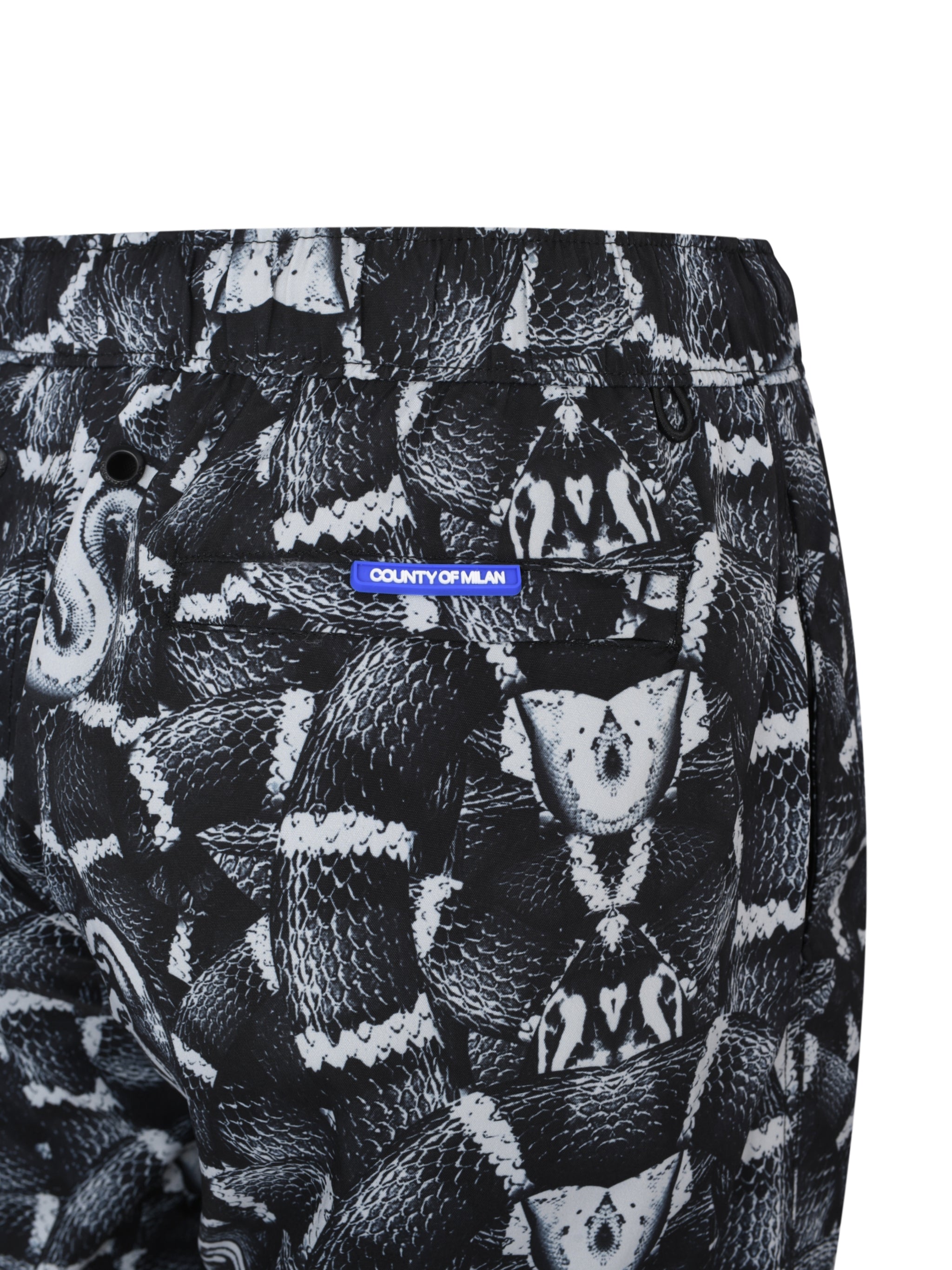 Snakes shorts 16