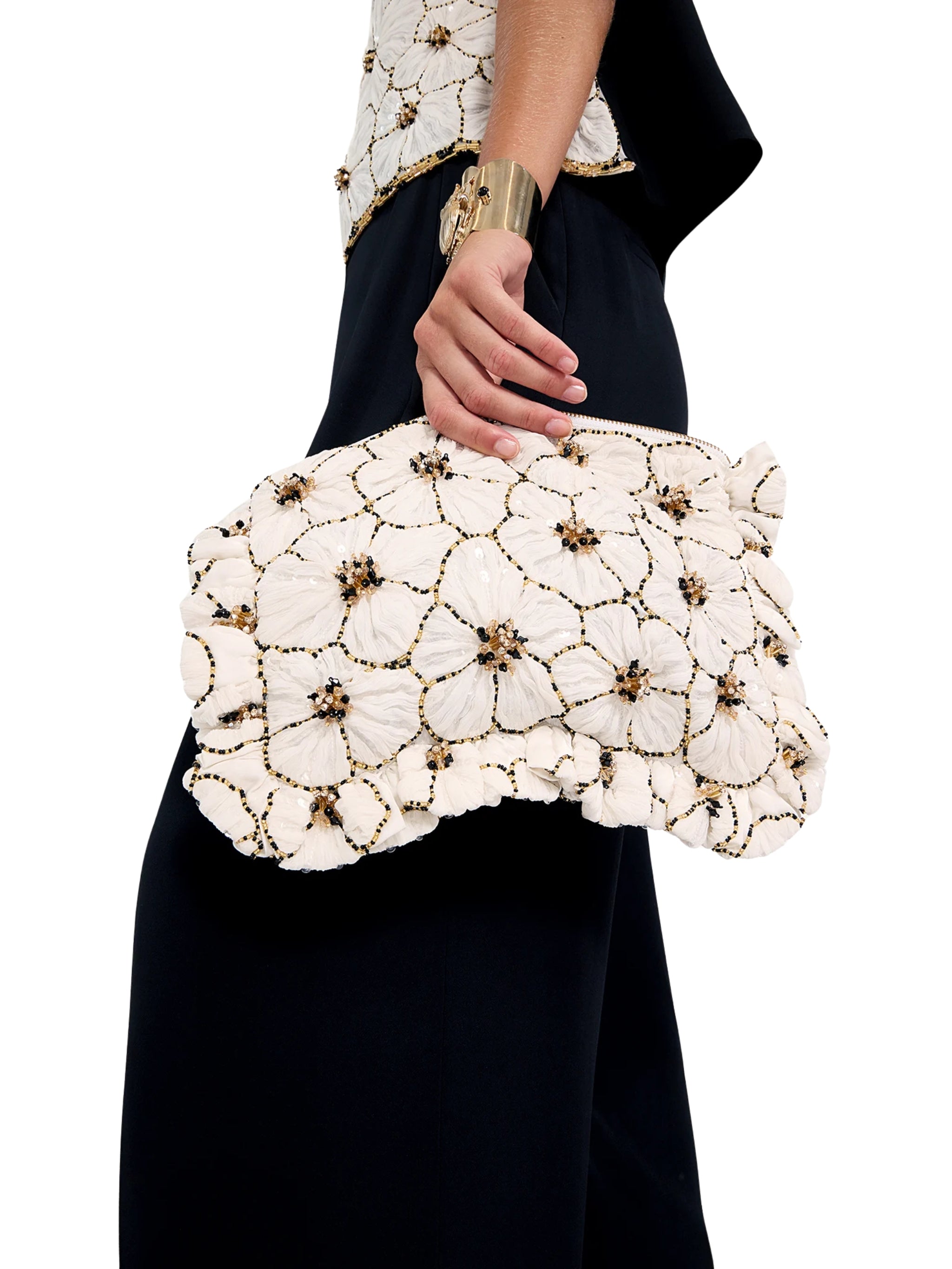 EMBROIDERED HAND POCHETTE