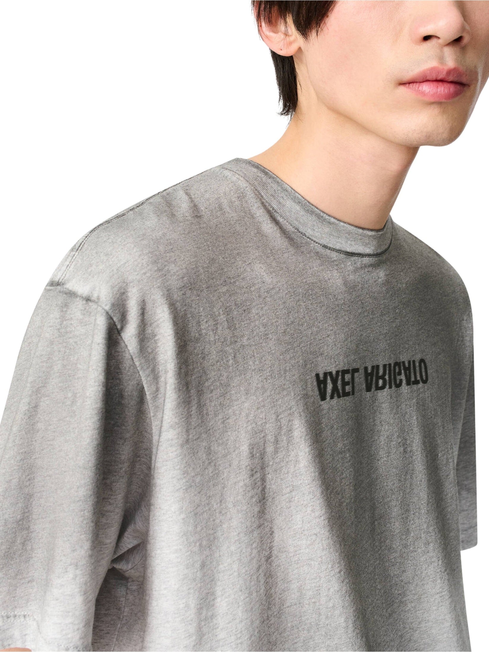 Distort light t-shirt