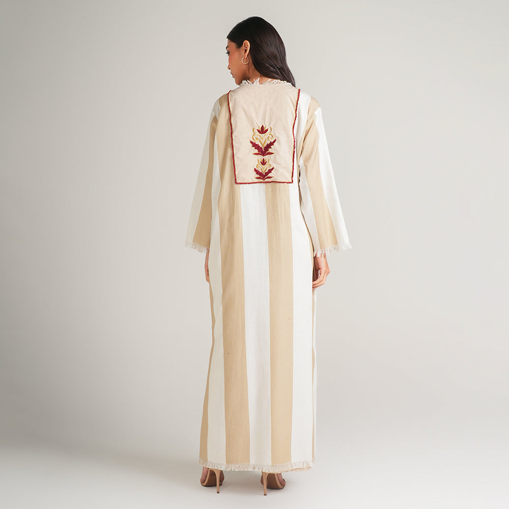 BEIGE CAPE WITH EMBROIDERY AND DRESS