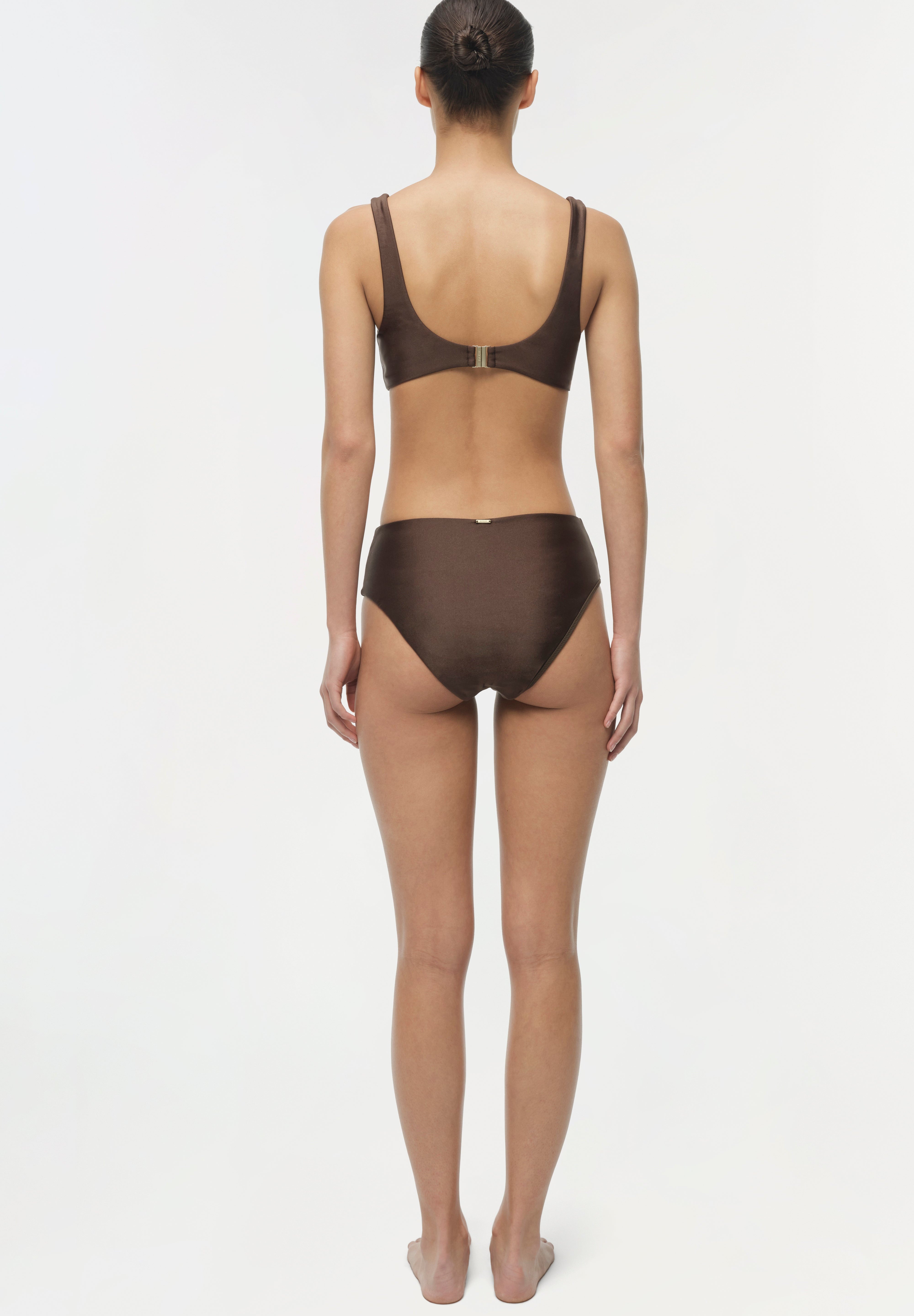 Veyra shell bikini top