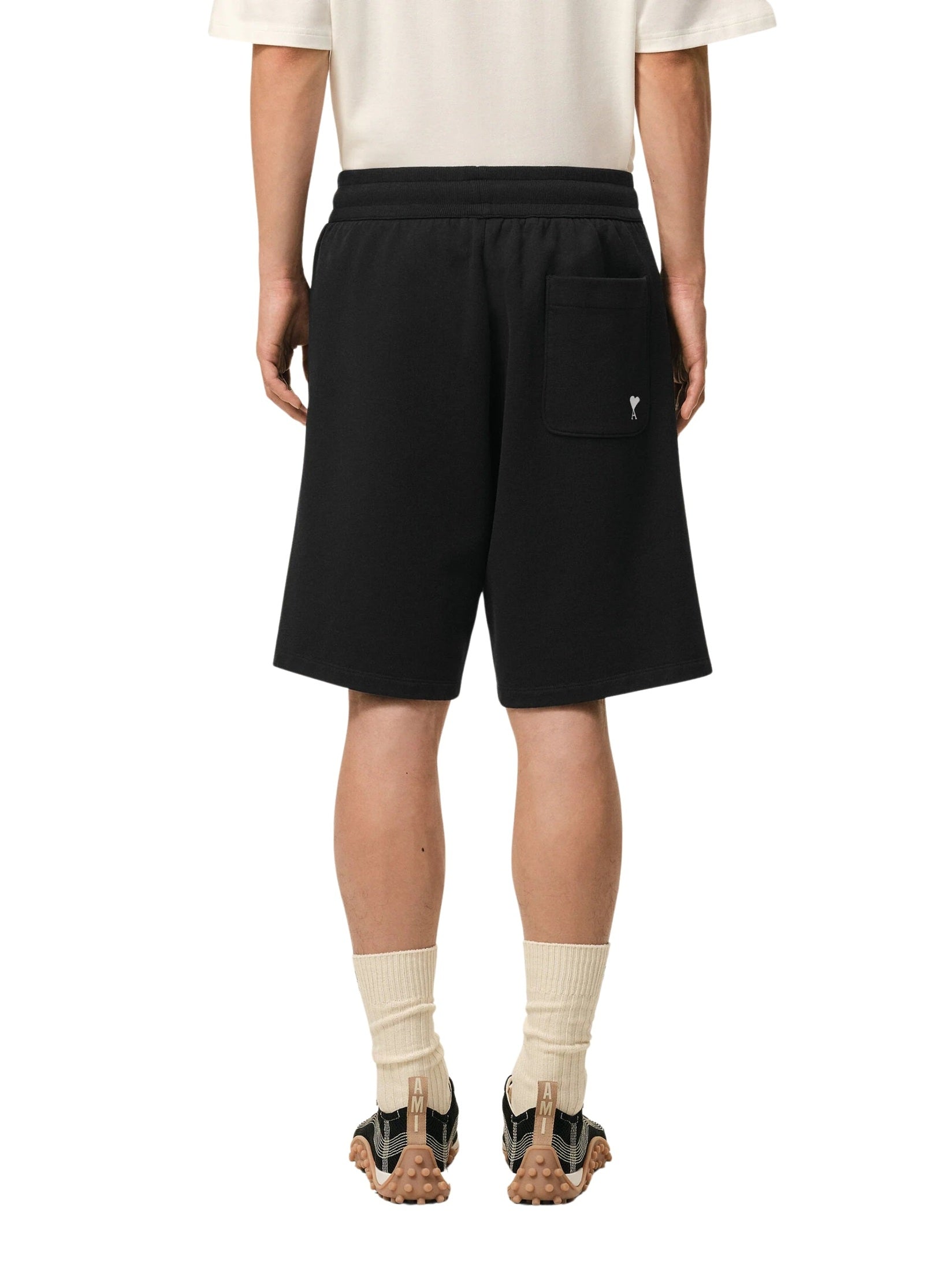 Short with contrasted ami de coeur