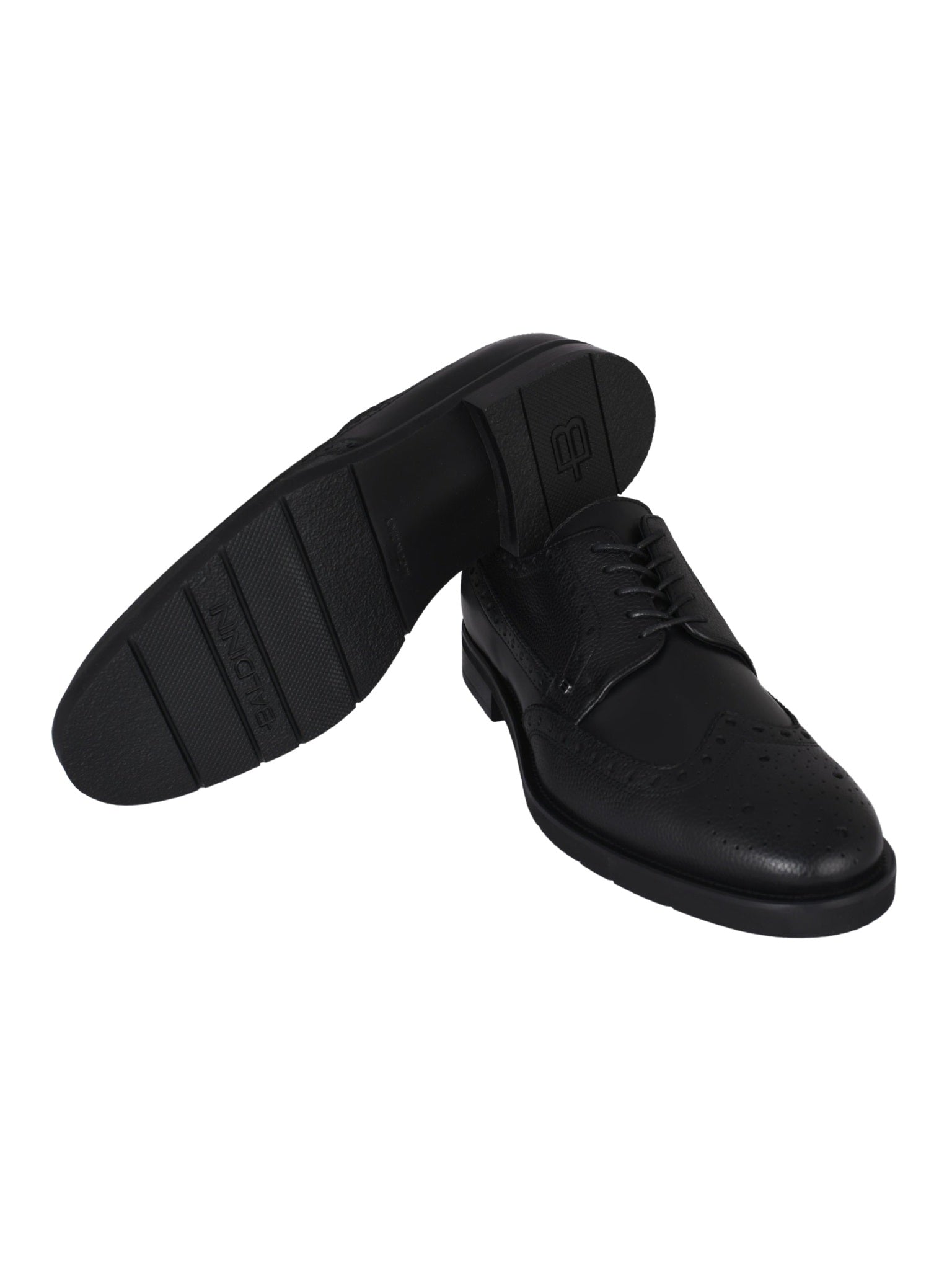 Black leather and tumbled leather lace-up shoe