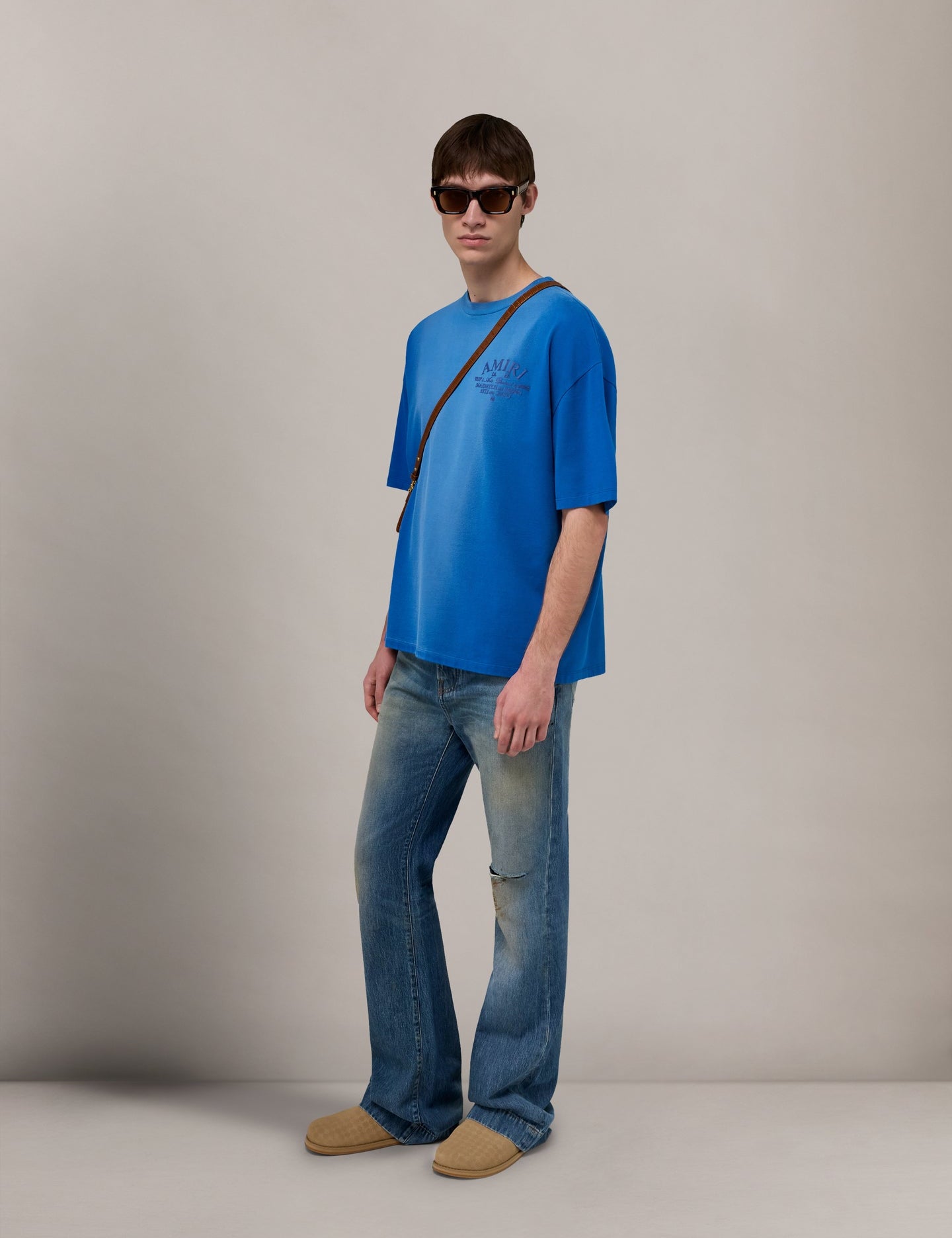 72_PF26_MEN_RTW_Tops_Jerseywear_Tee_AMTOJR1157-552_ARTS_20DISTRICT_20OS_20TEE_Sapphire_3_fb7334bcdf65487f8a1dbd57a7c7b165.jpg