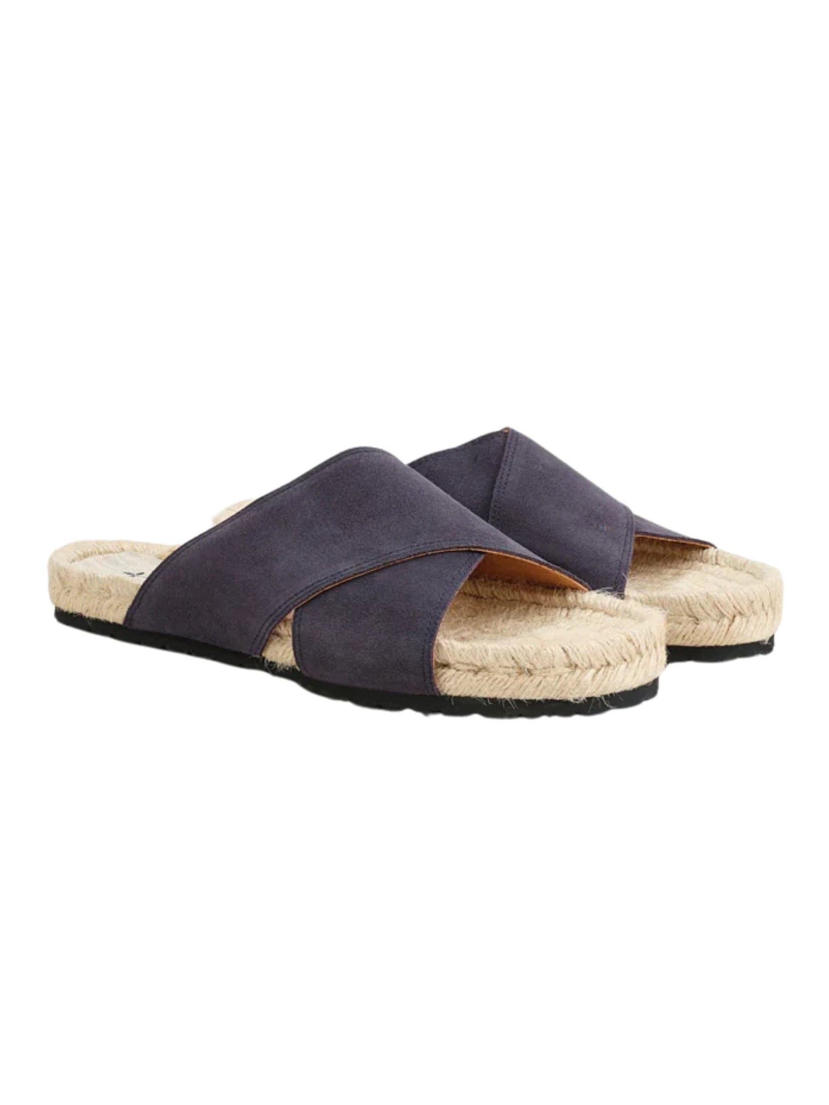 Crossed bands sandals