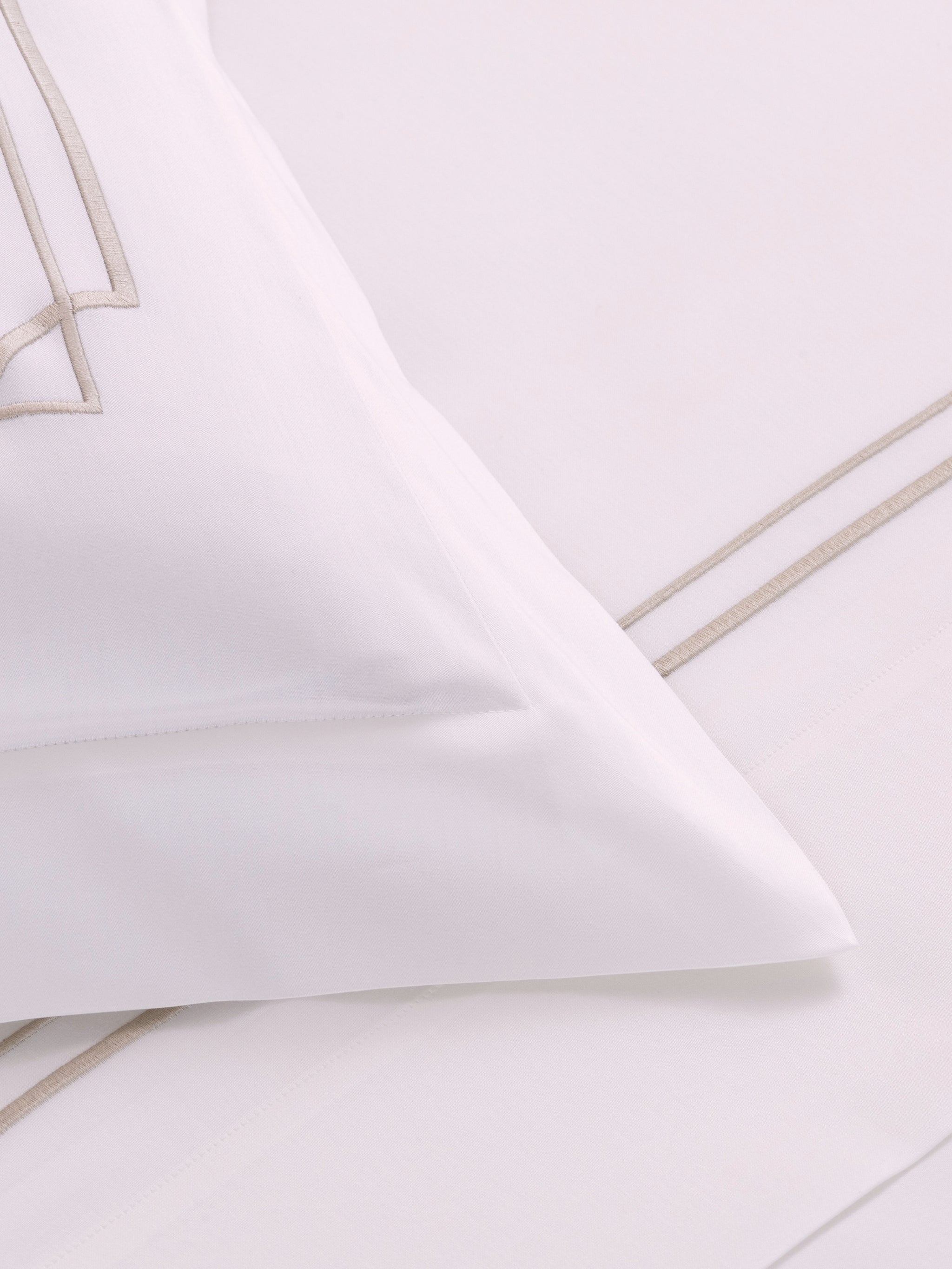 Layering embroidery duvet cover