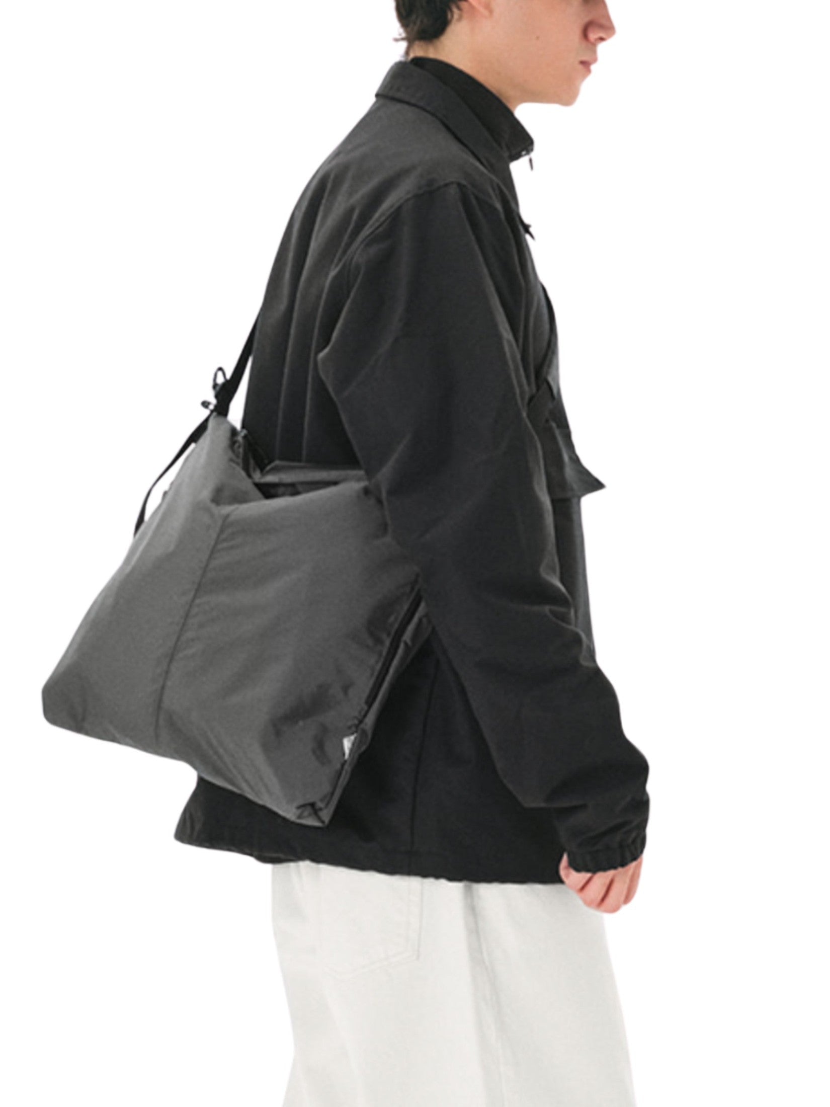 City utility shoulder bag