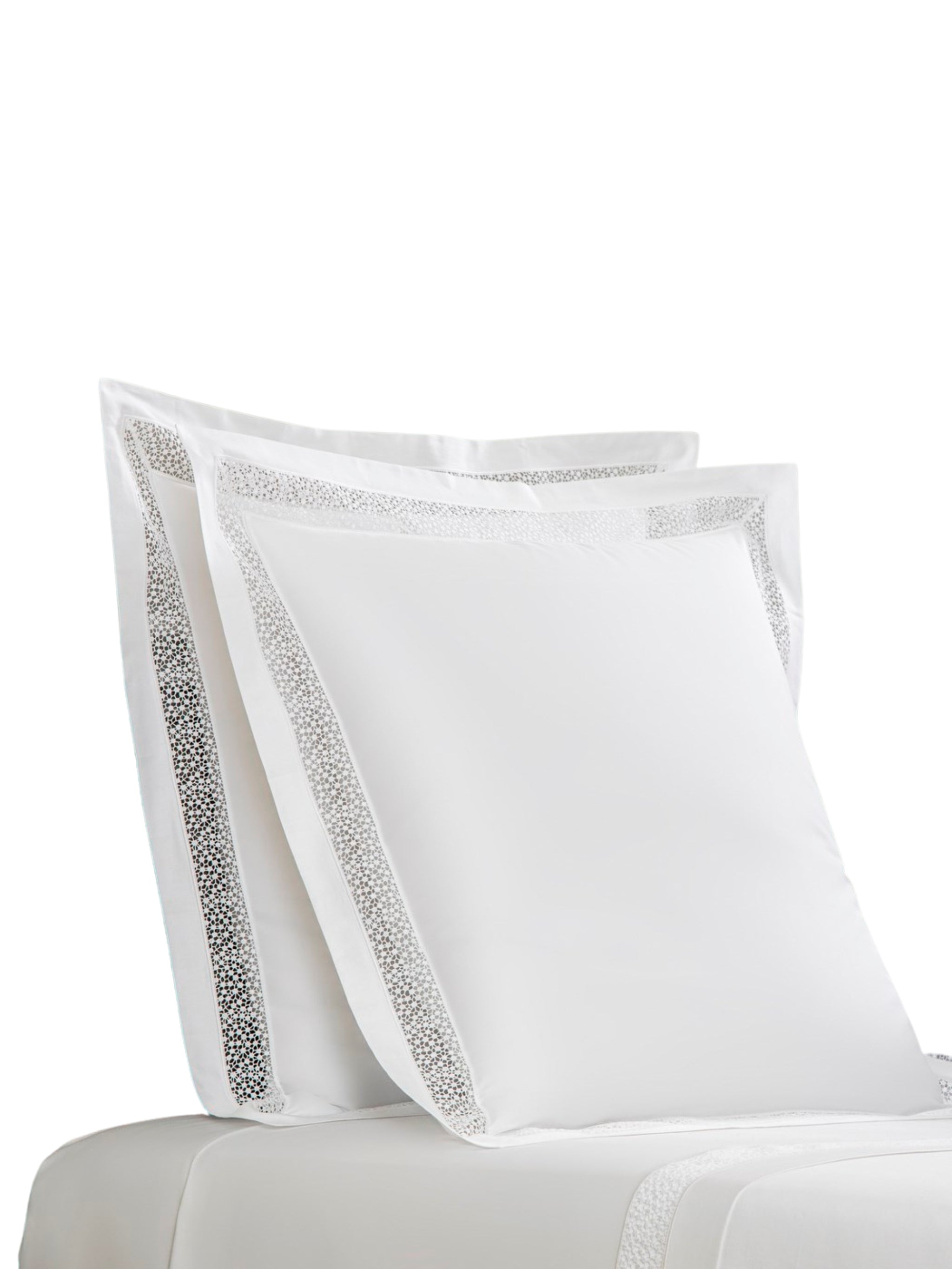Forever lace sham 4b