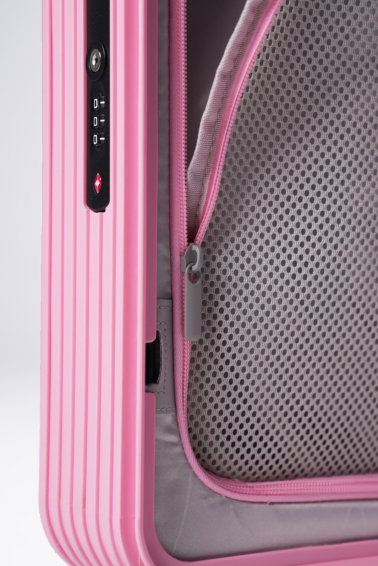 Buscar soft pink cabin bag