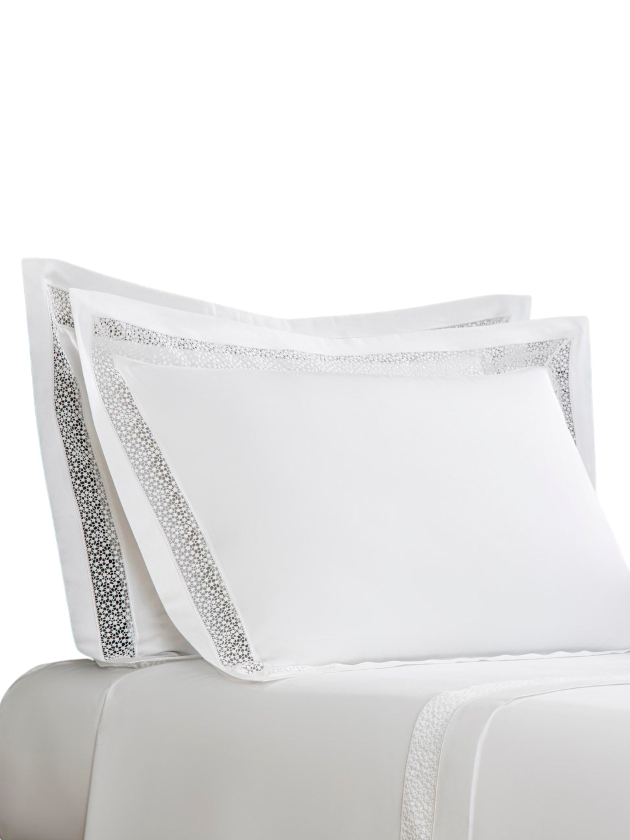 Forever lace sham 4b