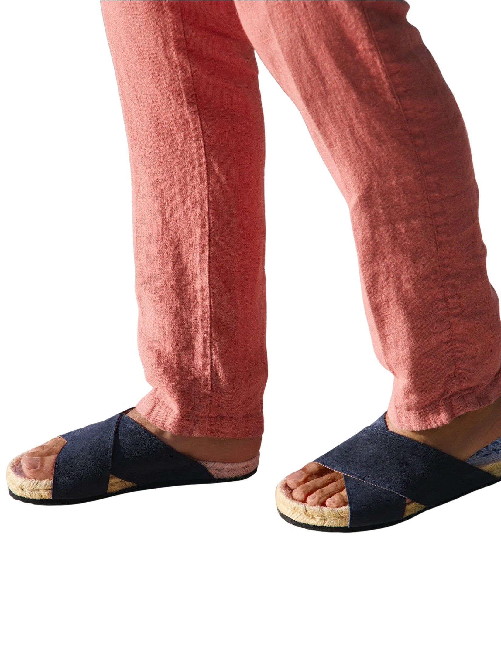 Crossed bands sandals