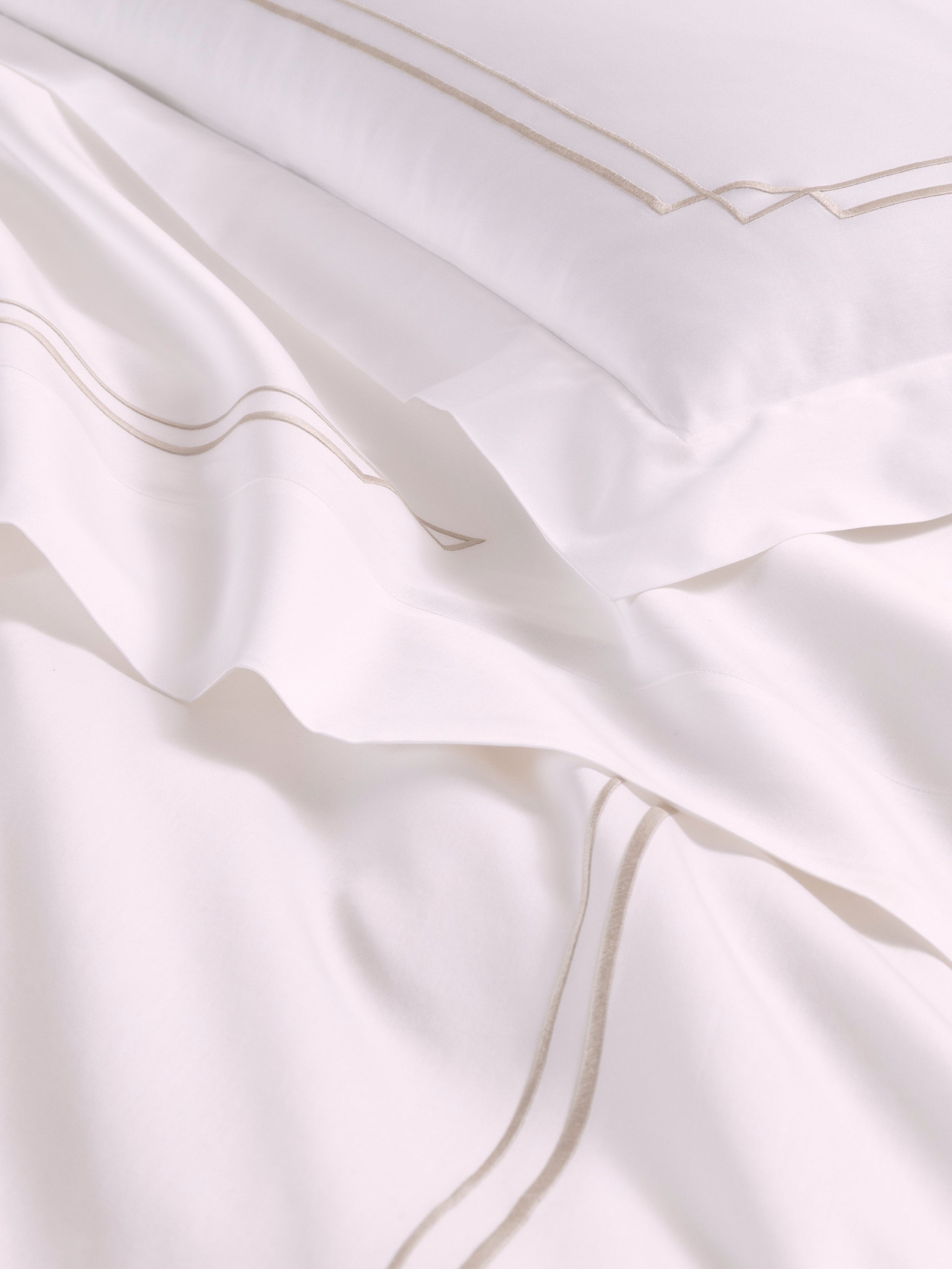 Layering embroidery sham 4 borders