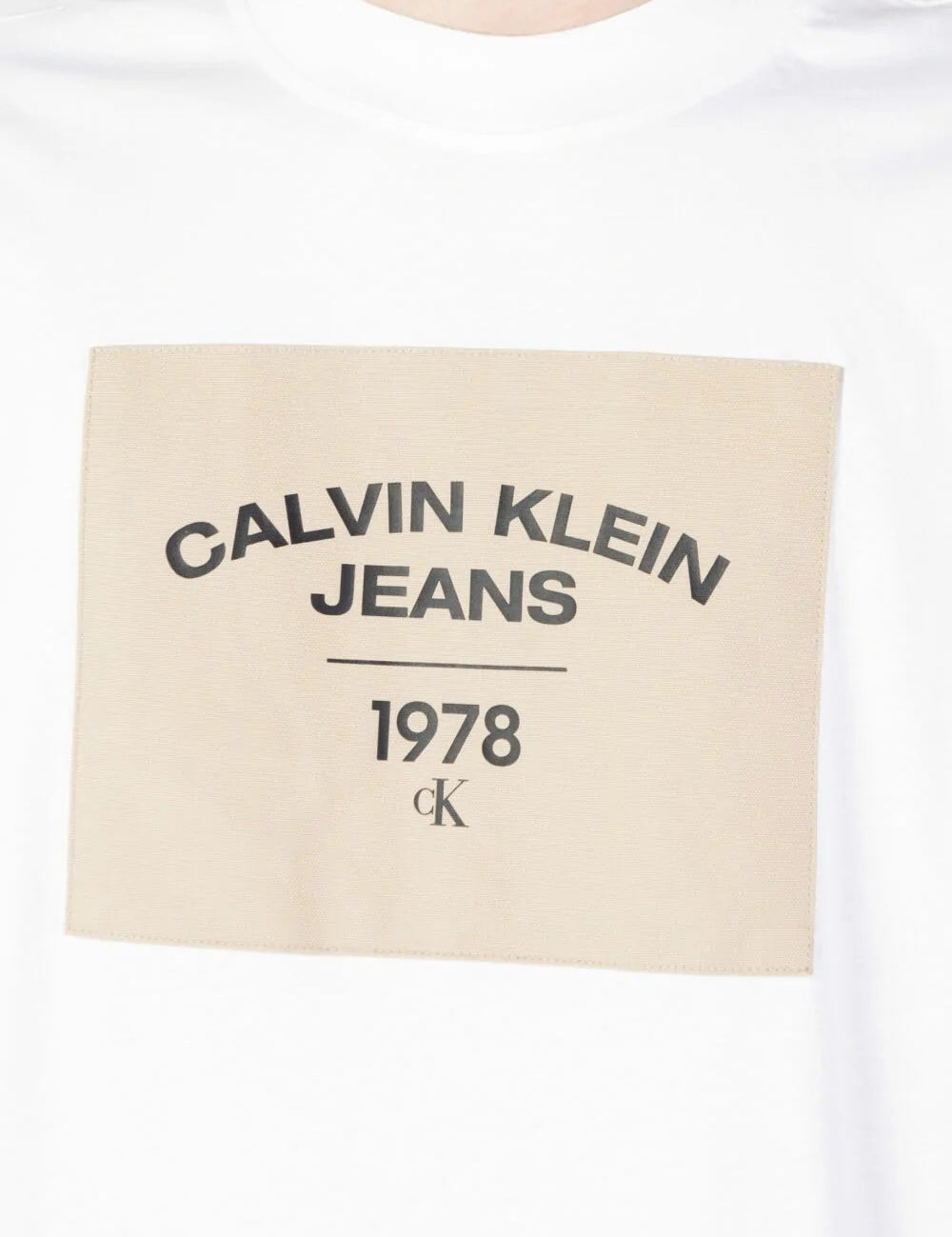 A23---calvin_klein---J30J324230YAF_BRIGHT_WHITE_3_P.jpg