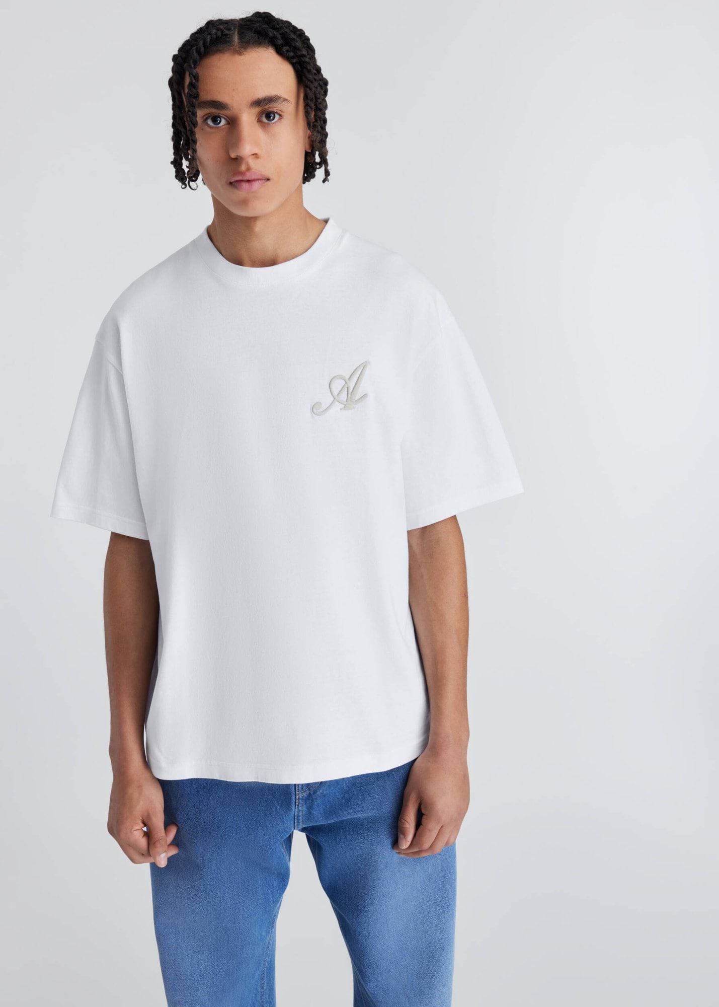 CAPITAL EMBROIDERED T-SHIRT