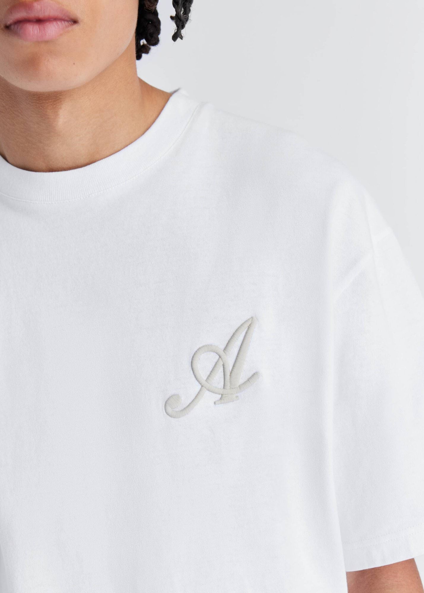 CAPITAL EMBROIDERED T-SHIRT