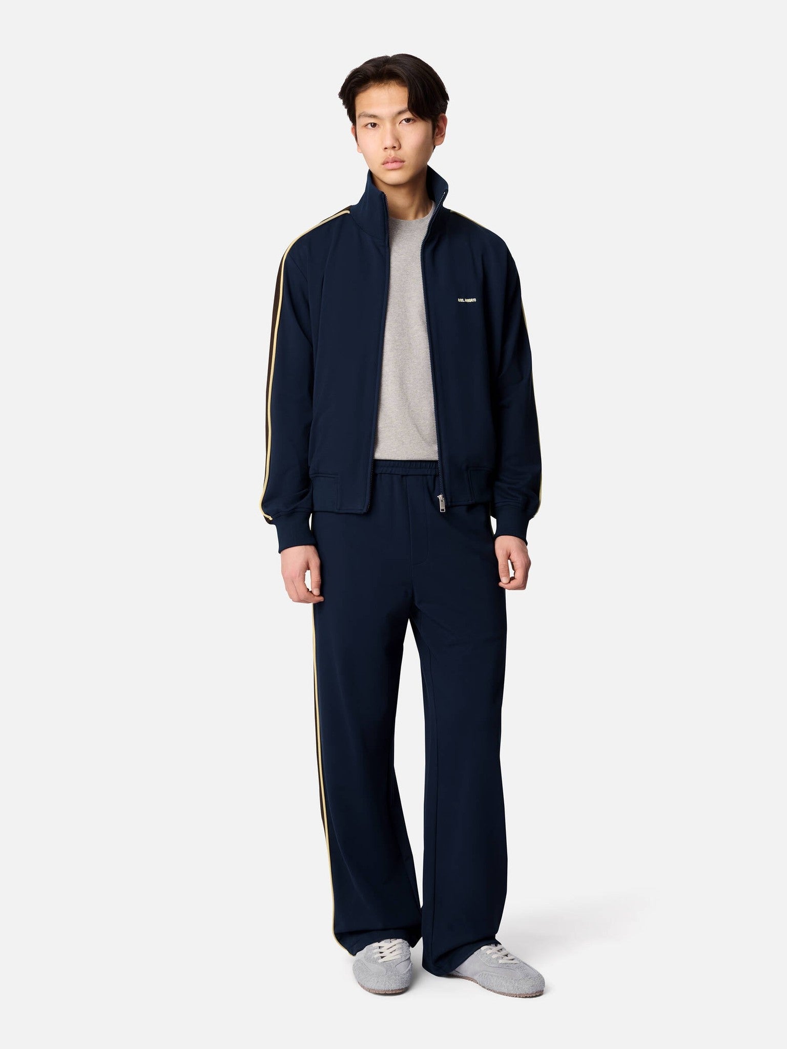 Curb track jacket