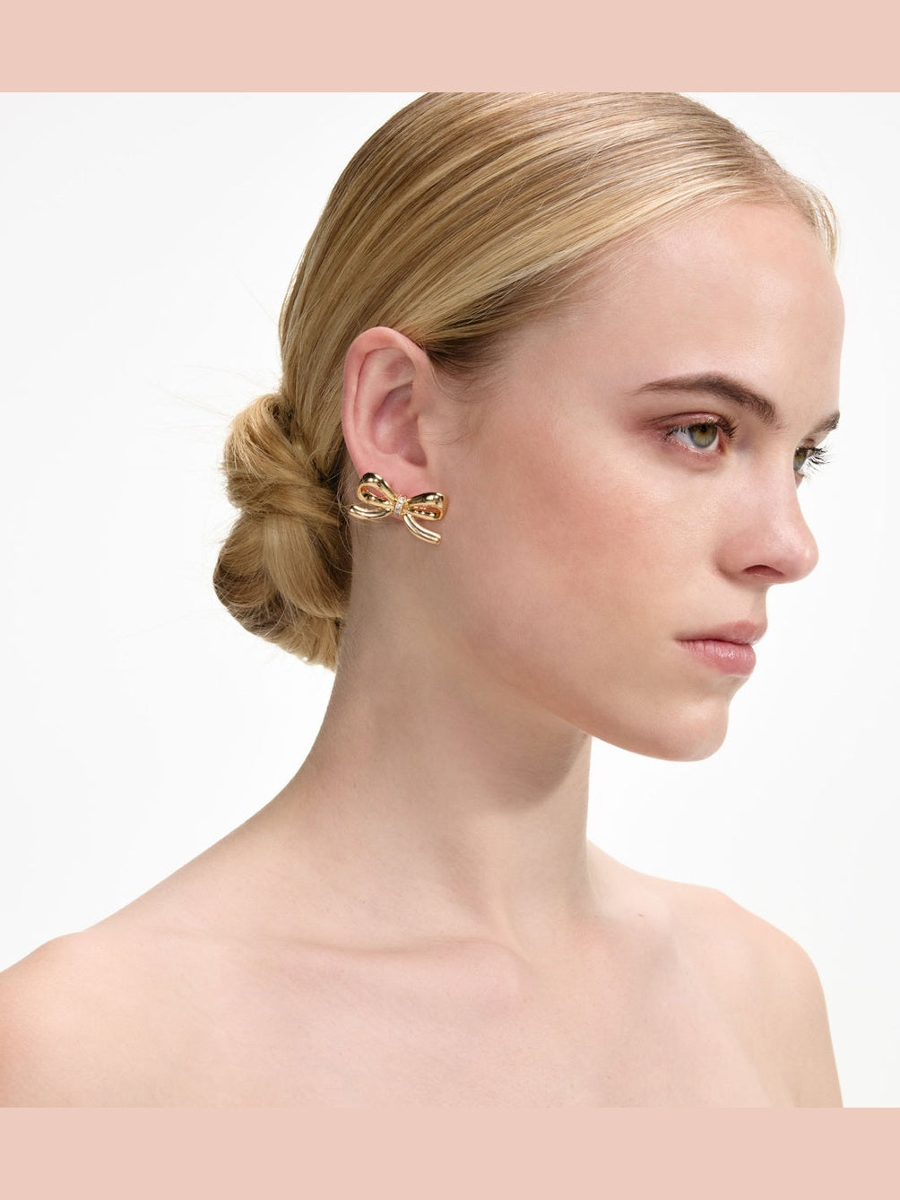 Gold bow earrings